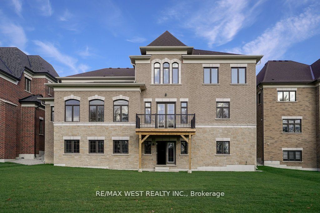 46 Enclave Crt