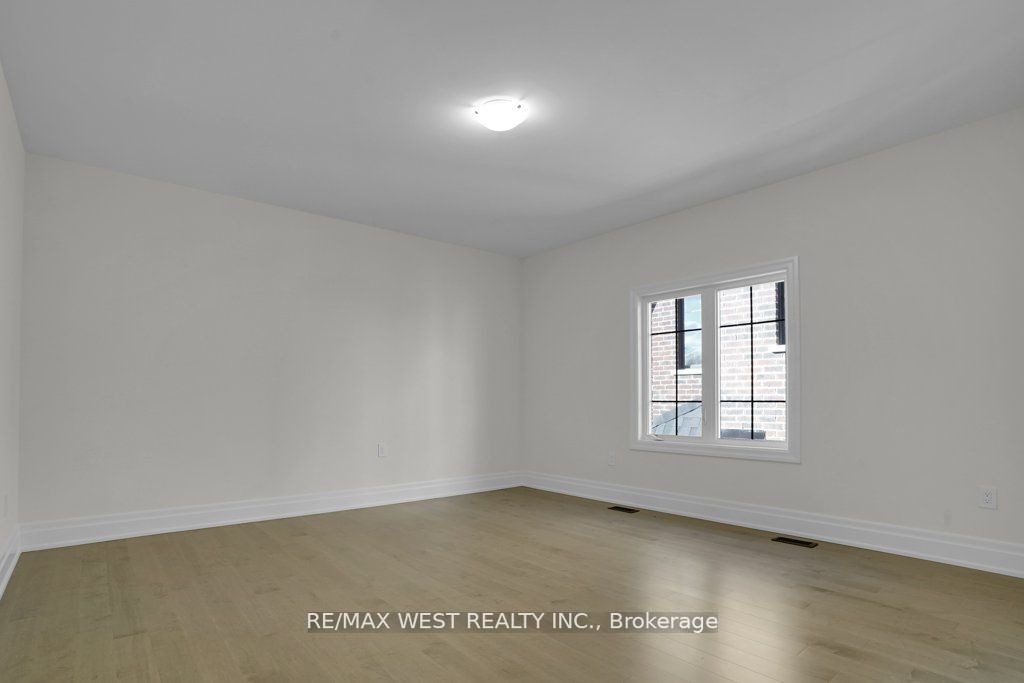 46 Enclave Crt