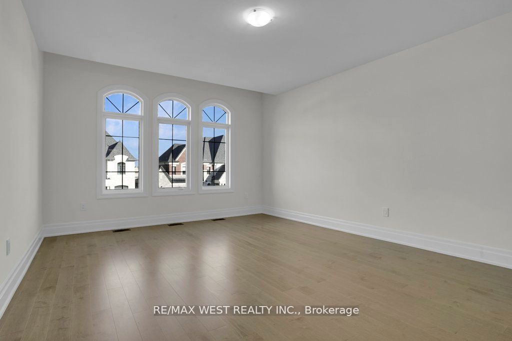 46 Enclave Crt