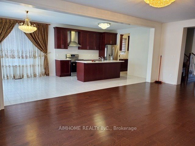 70 Ken Sinclair Cres