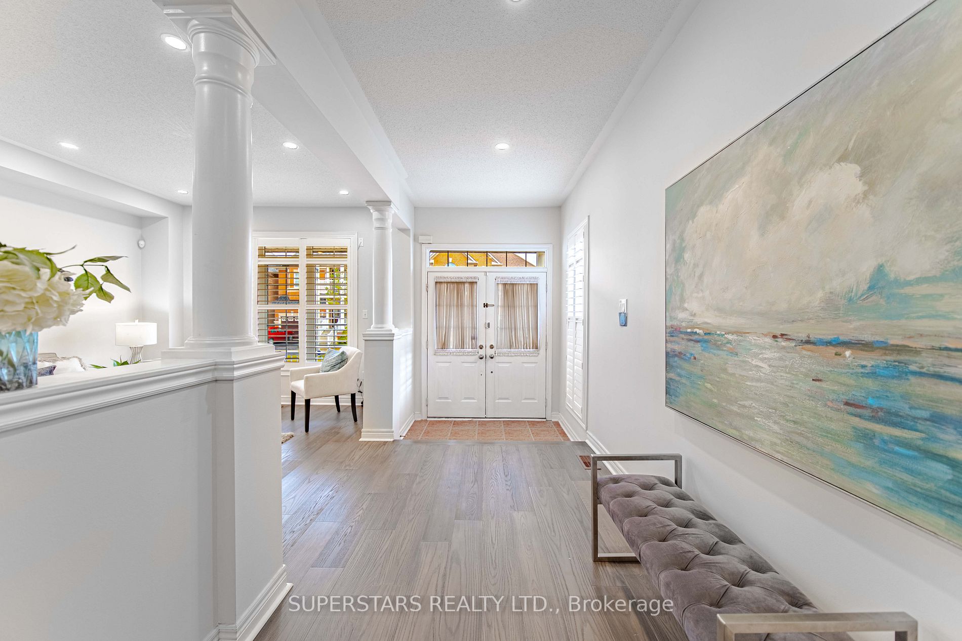 22 Ayhart St