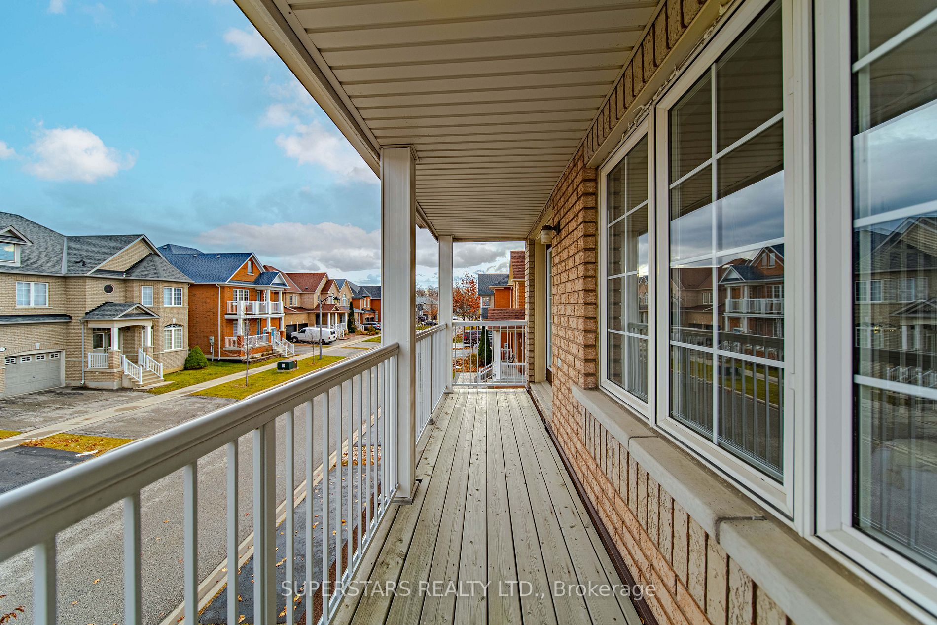 22 Ayhart St