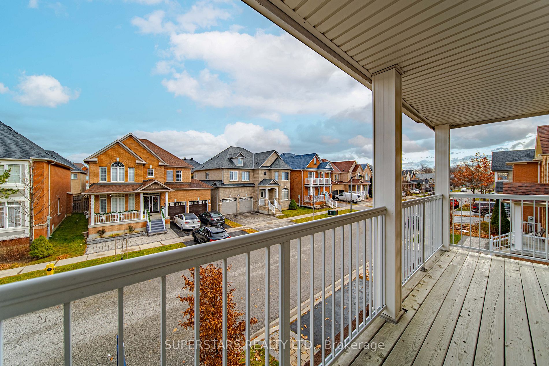 22 Ayhart St