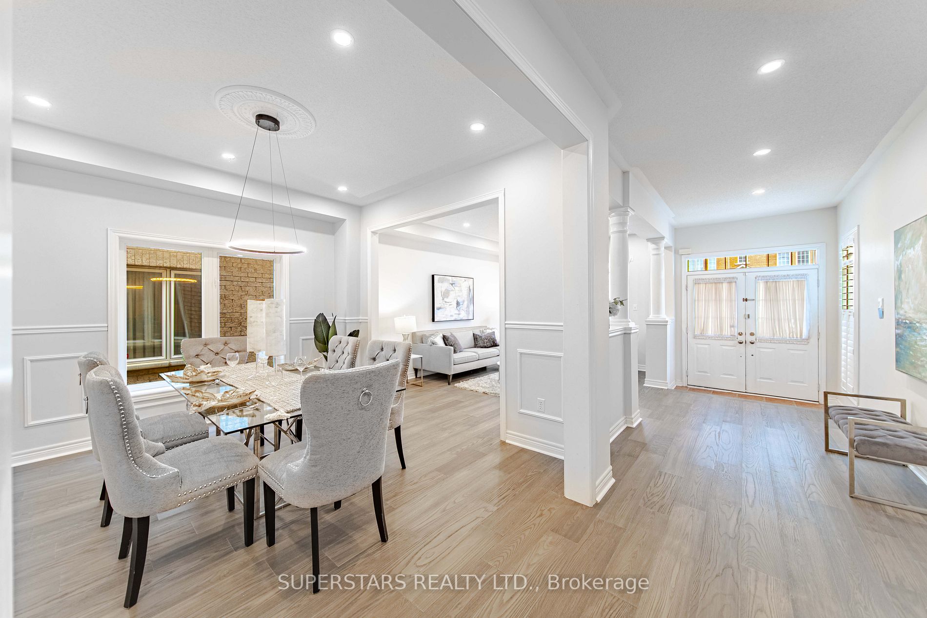22 Ayhart St