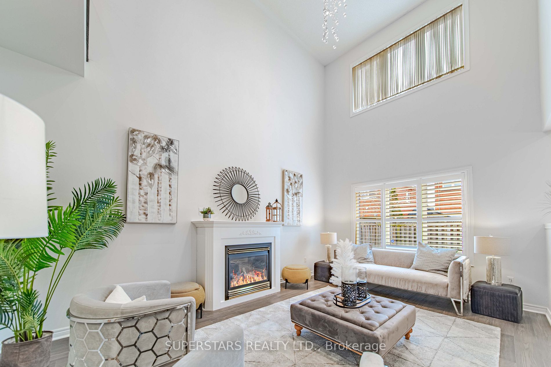 22 Ayhart St