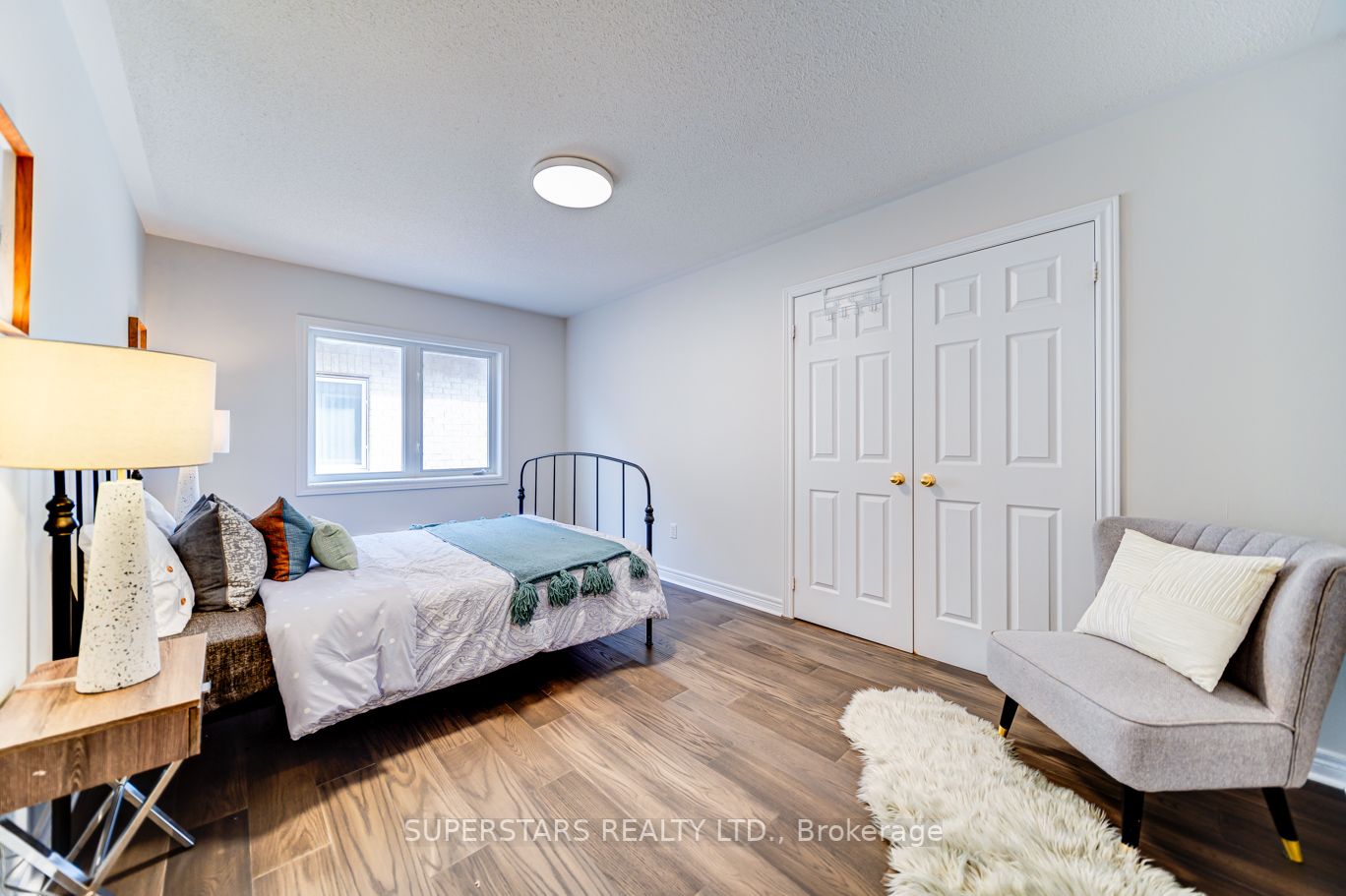 22 Ayhart St