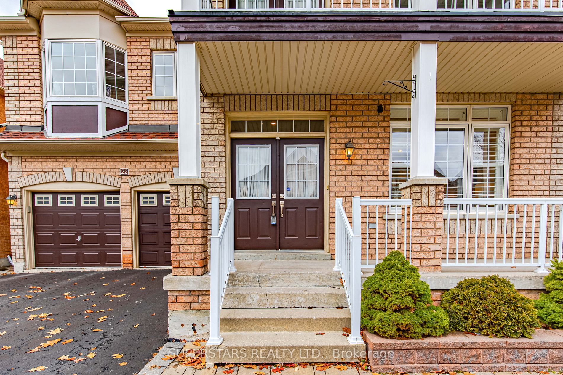 22 Ayhart St