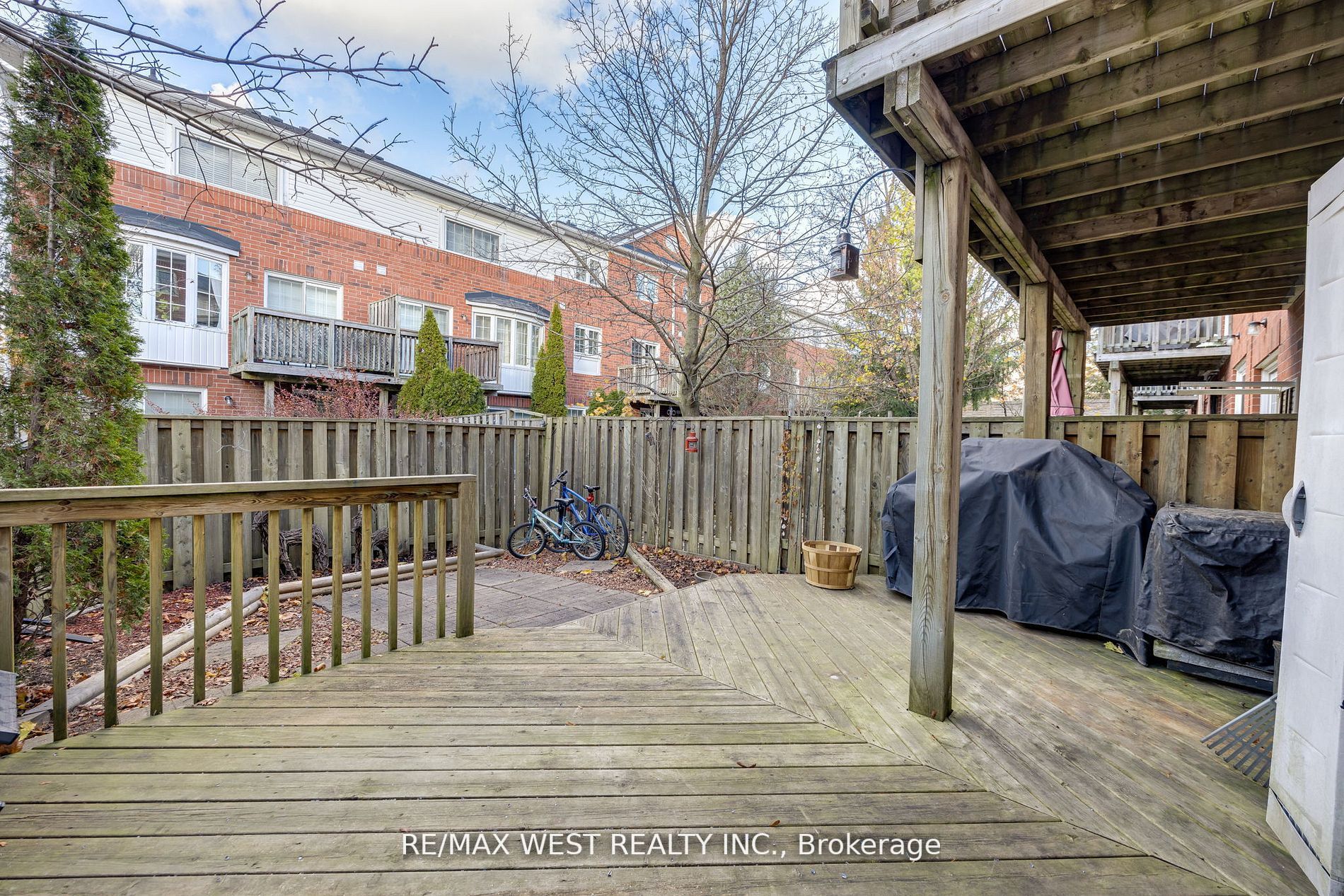 15 Mosaics Avenue, #15