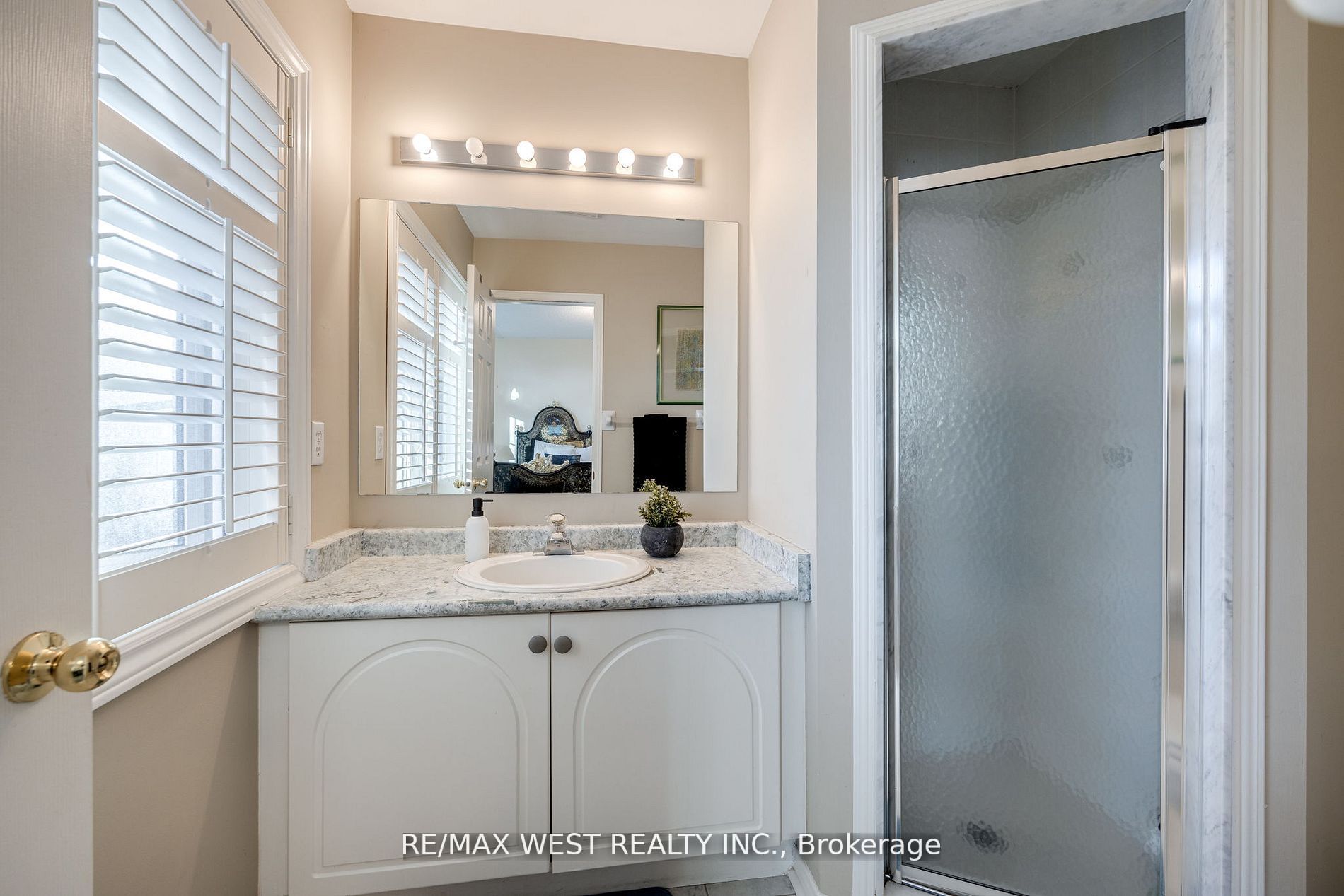 15 Mosaics Avenue, #15