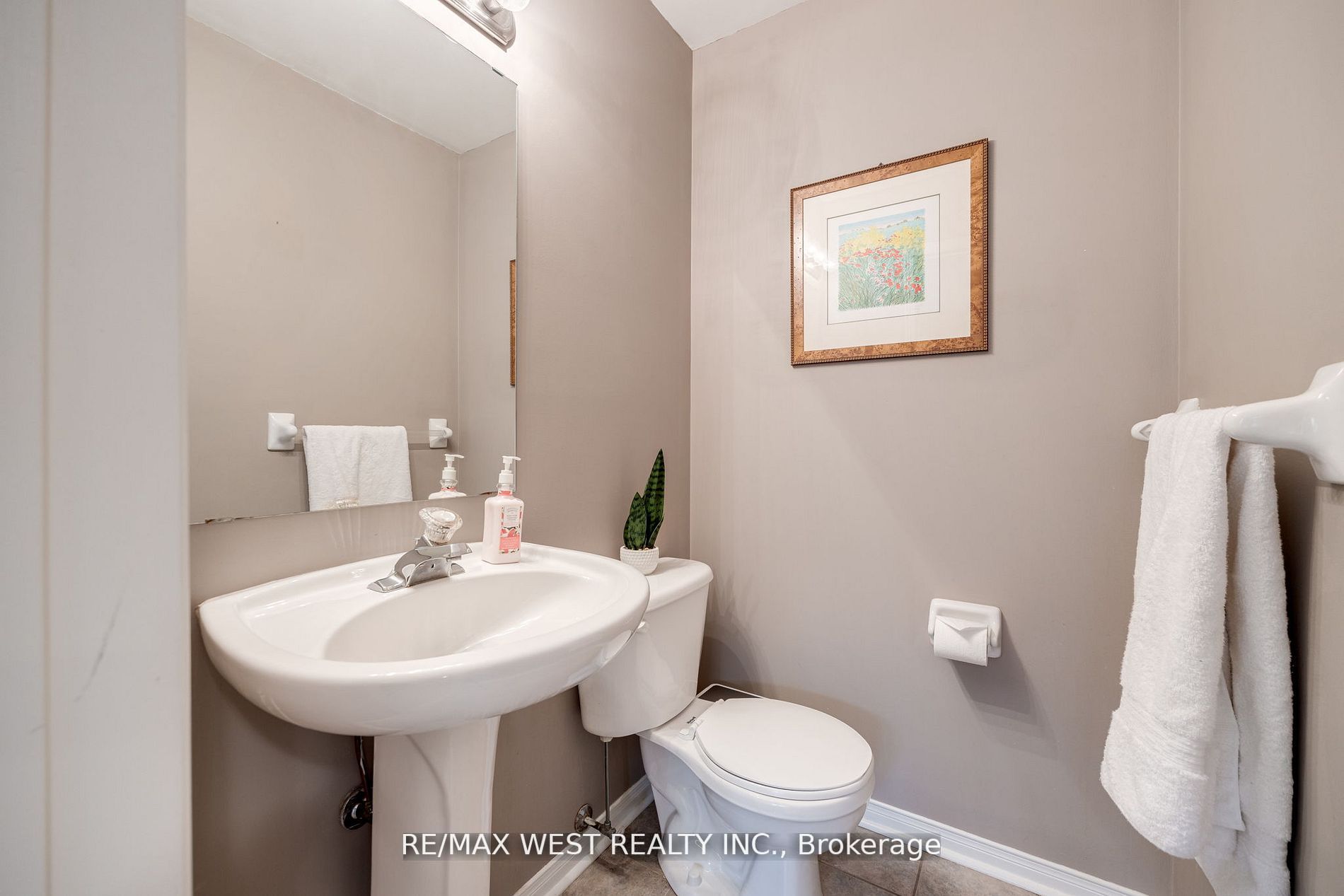 15 Mosaics Avenue, #15