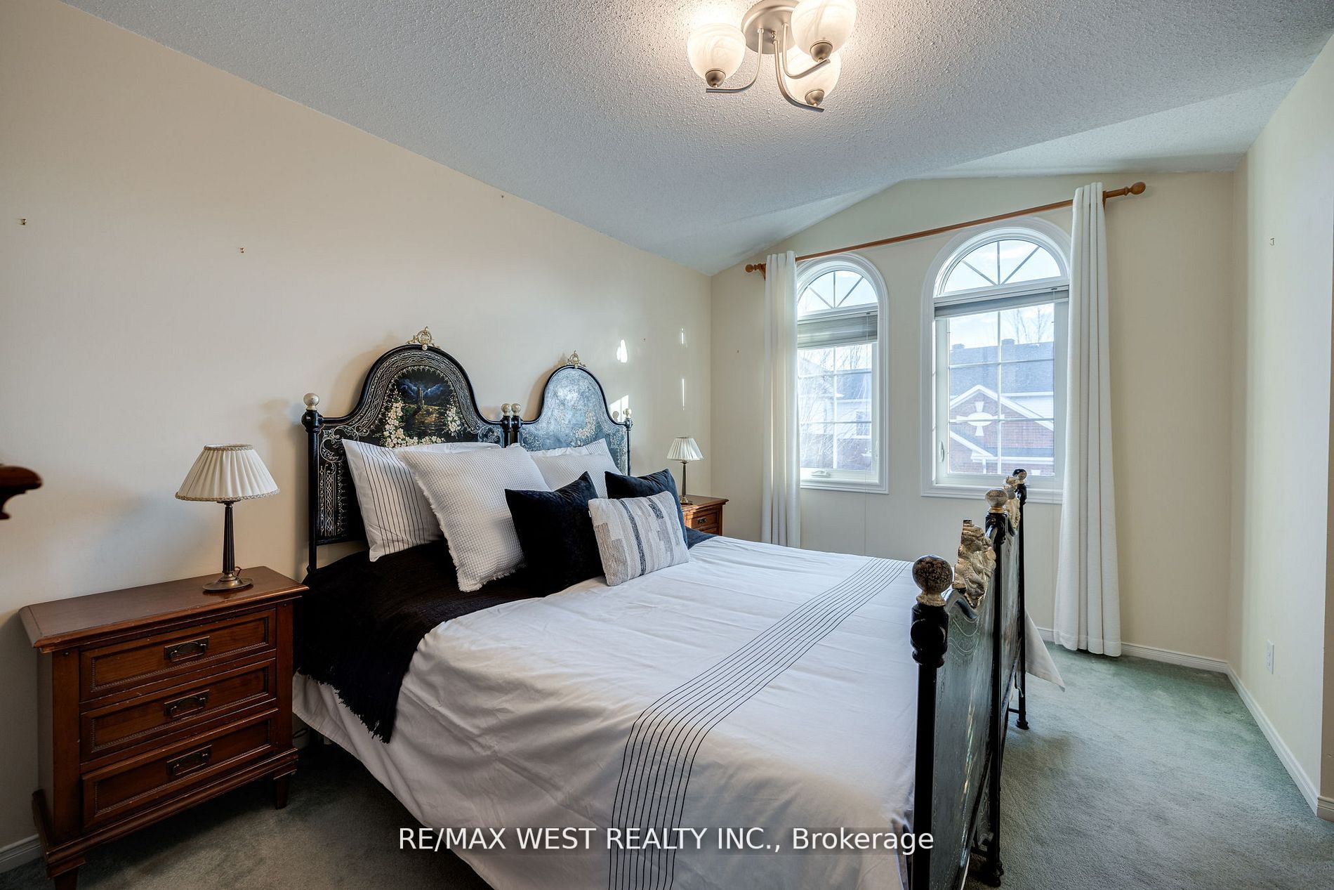 15 Mosaics Avenue, #15