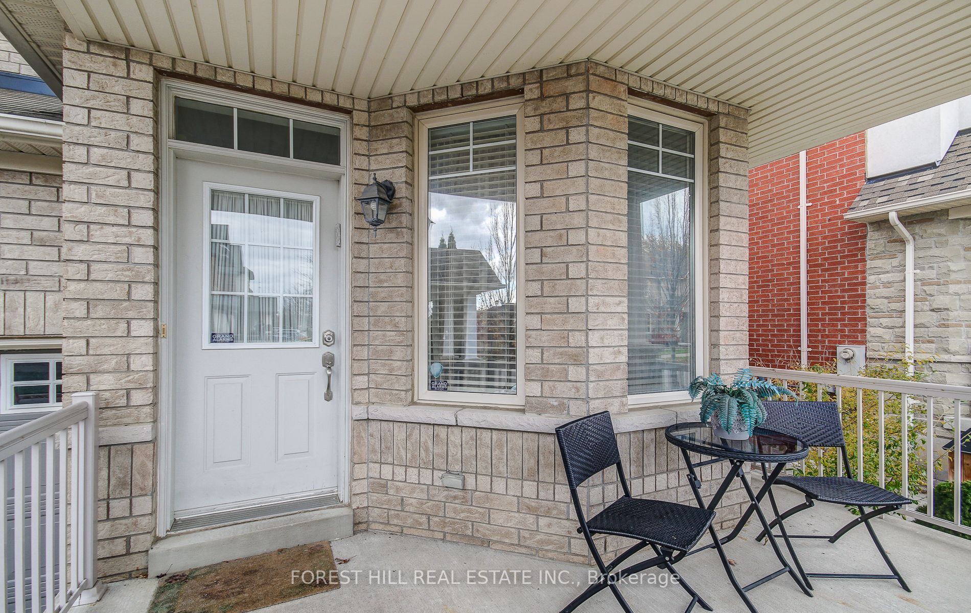 32 Windrow St