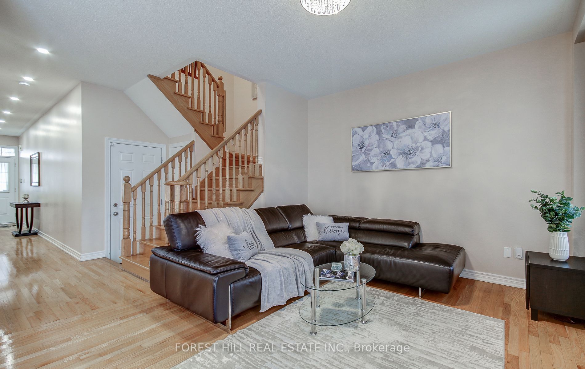 32 Windrow St