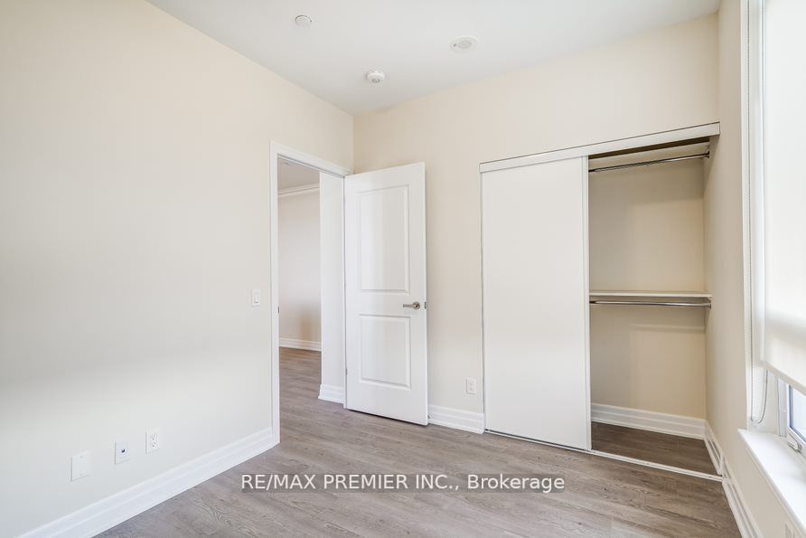 9085 Jane Street, #1009