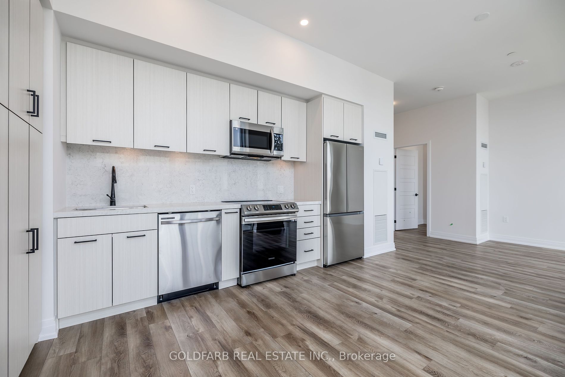 415 Sea Ray Avenue #456