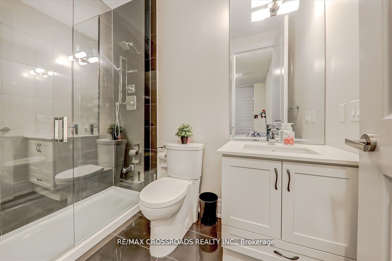 9075 Jane St, #114