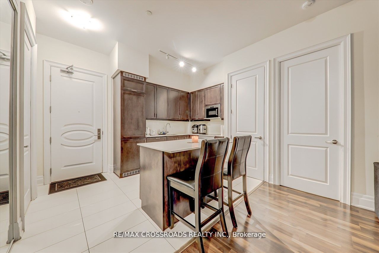 9075 Jane St, #114