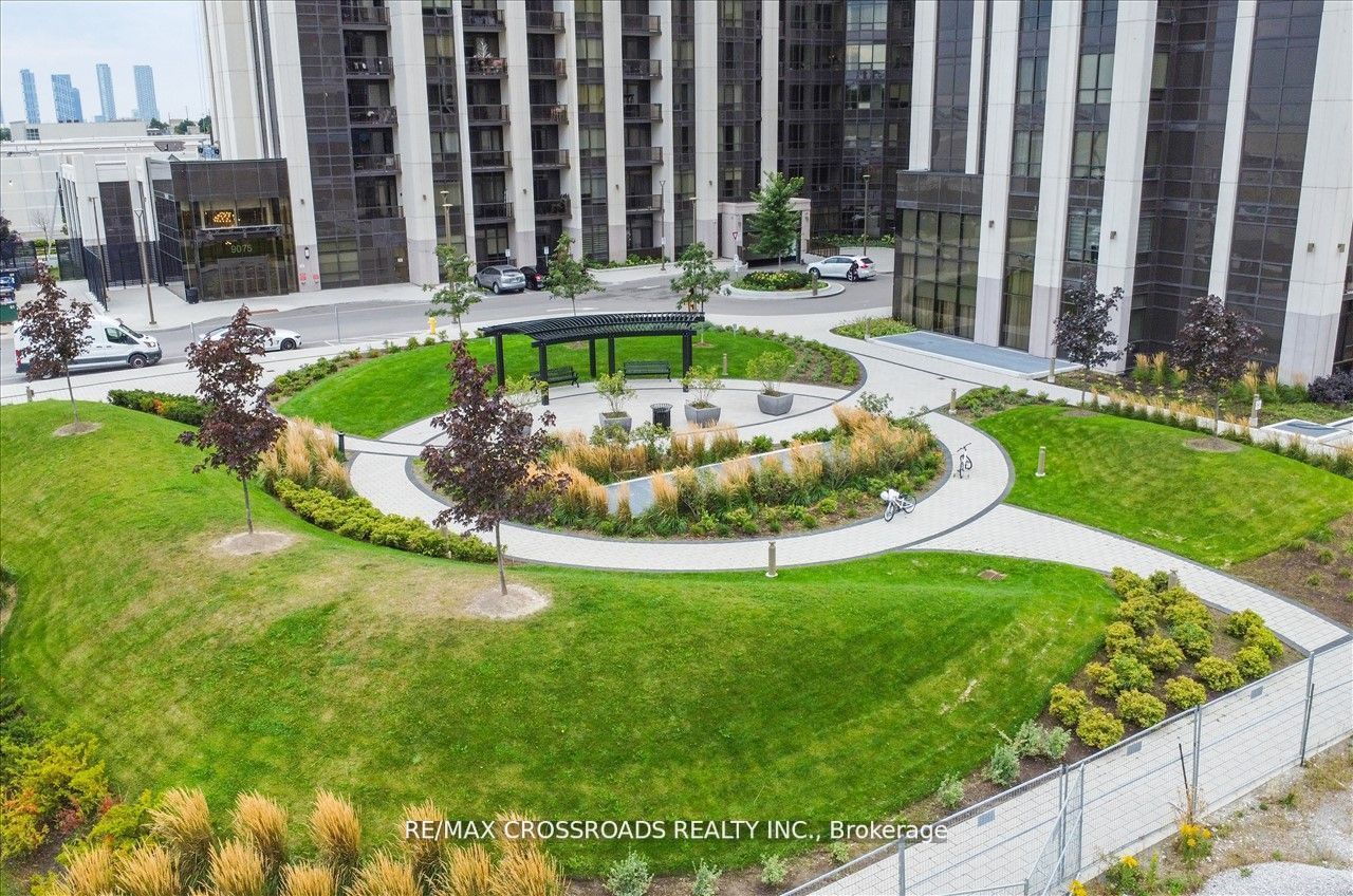 9075 Jane St, #114