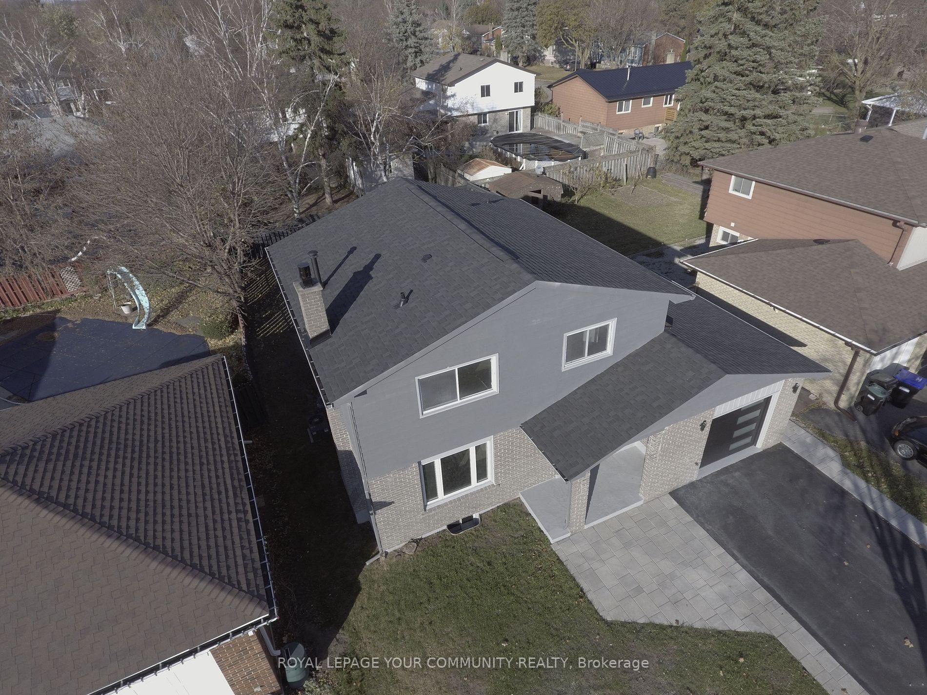 196 Mackenzie St