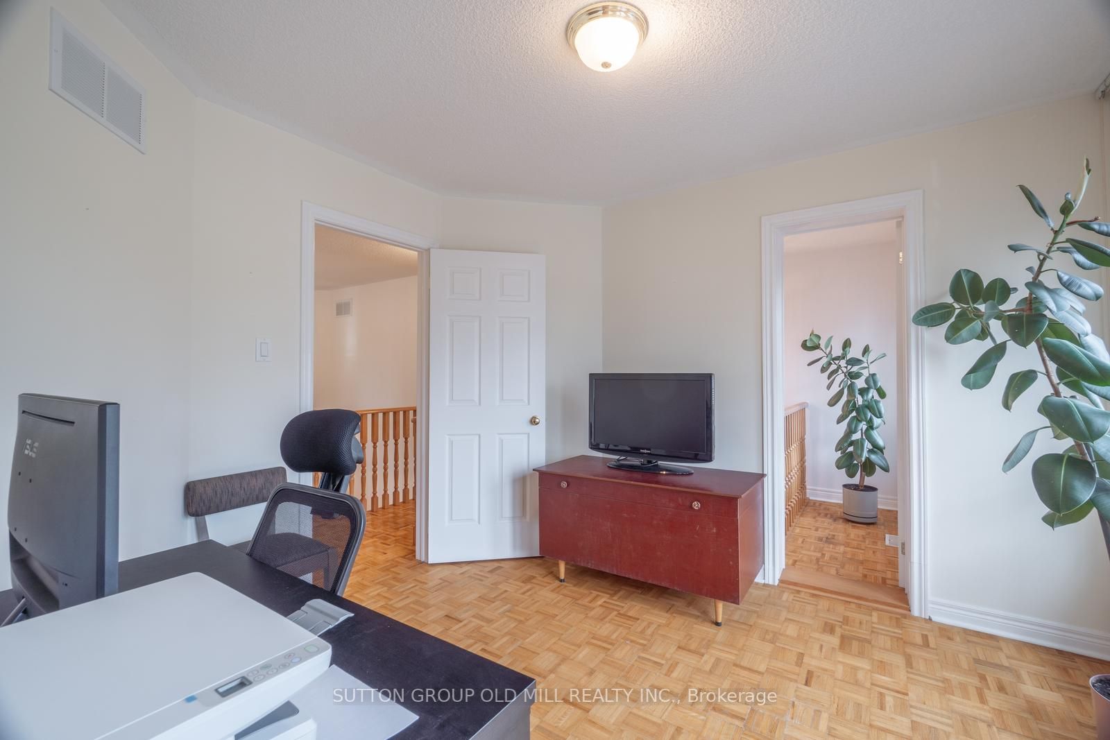 37 Oban Ave