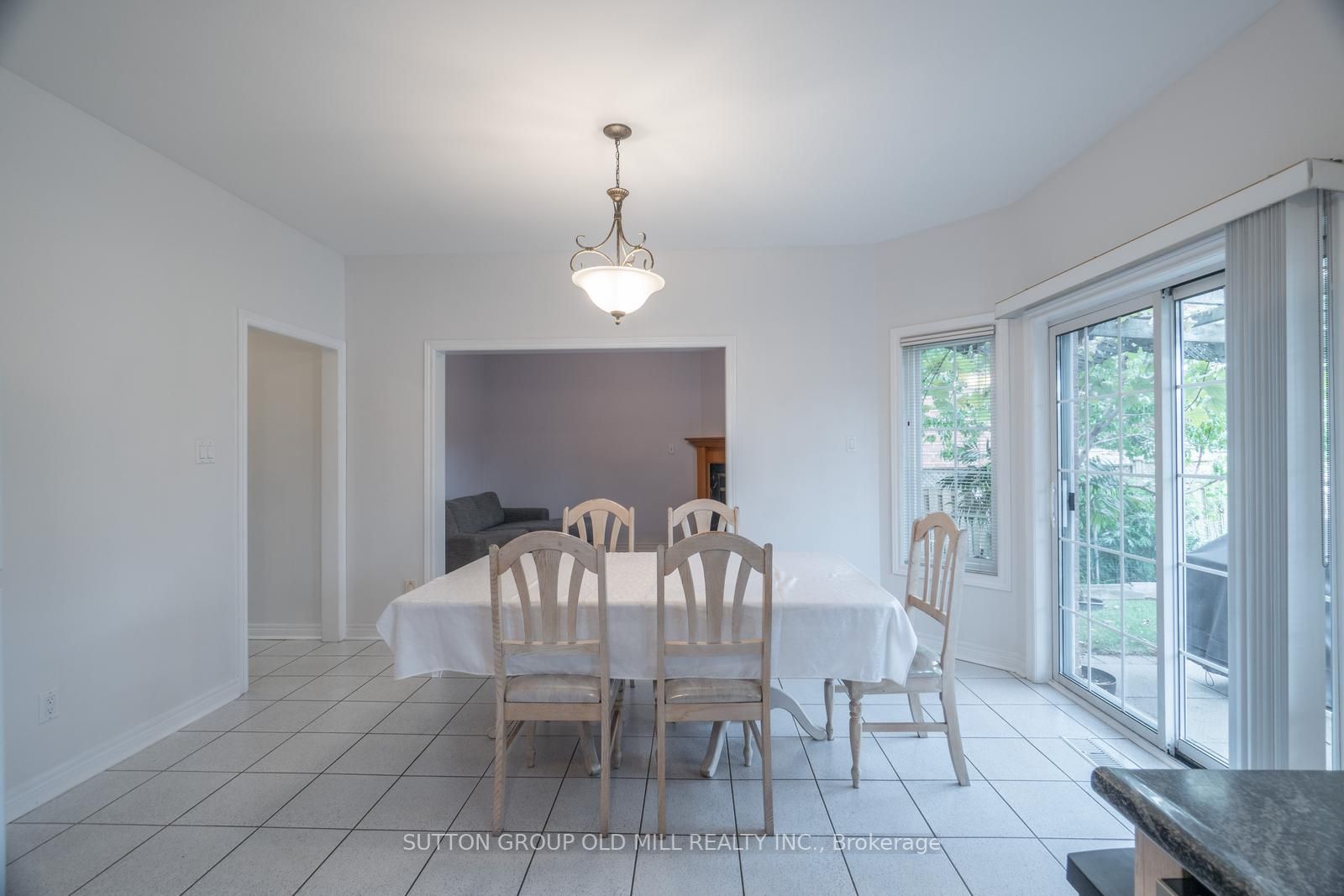 37 Oban Ave