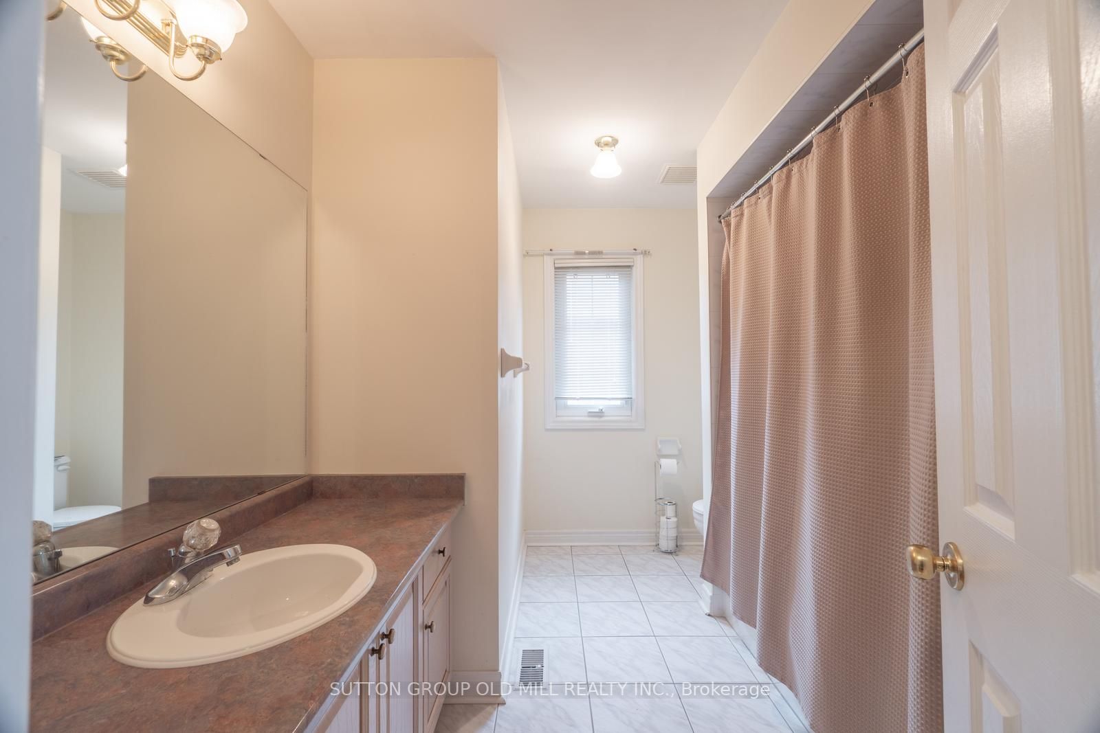 37 Oban Ave