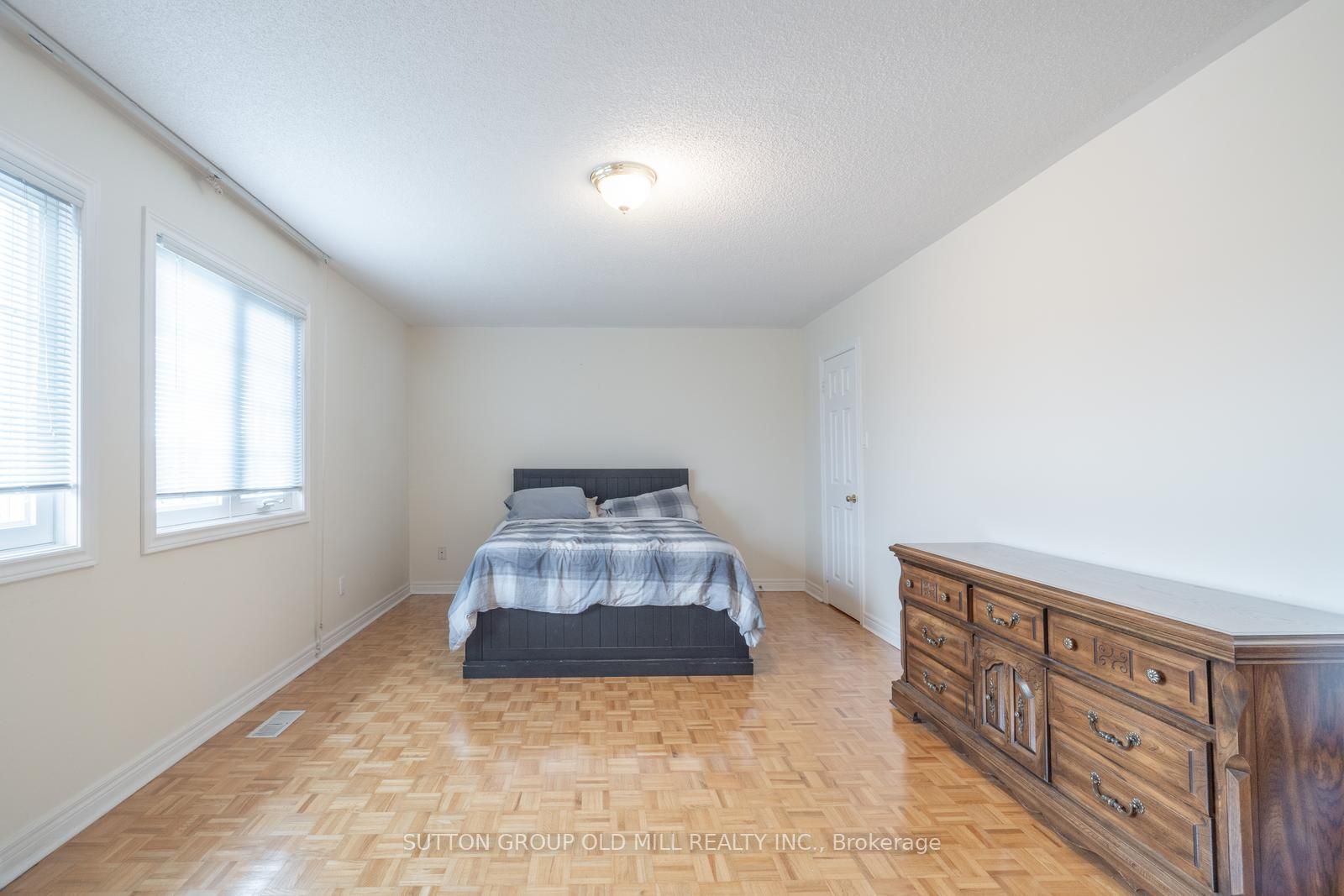 37 Oban Ave