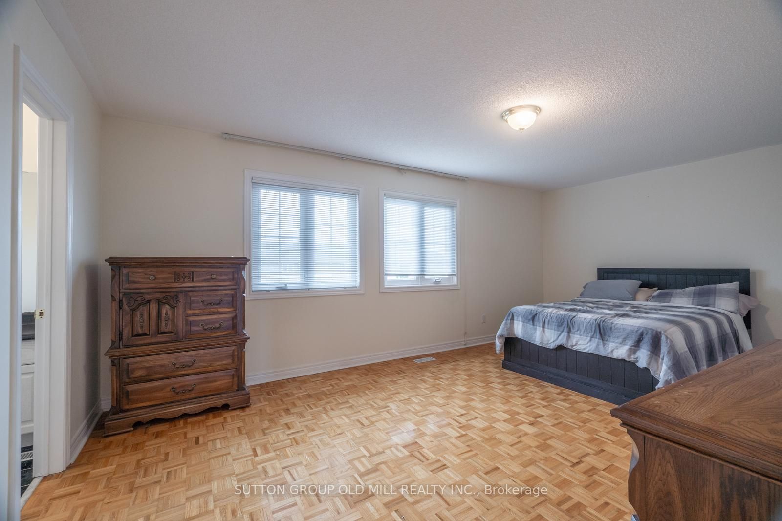 37 Oban Ave
