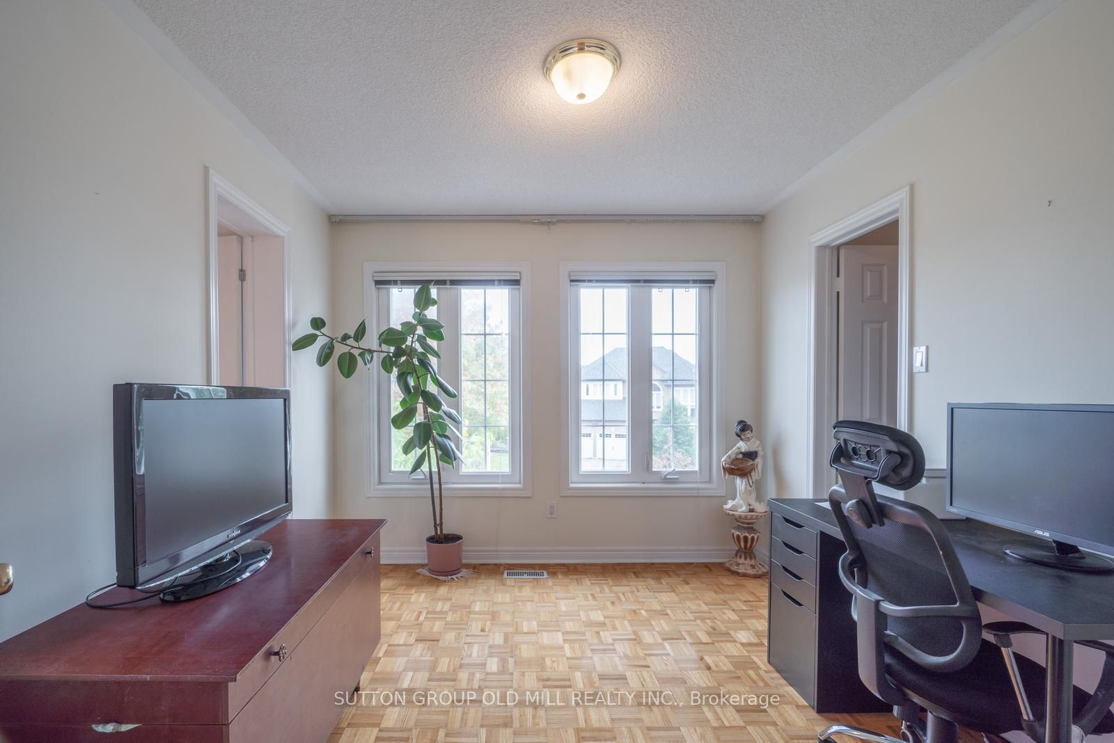 37 Oban Ave