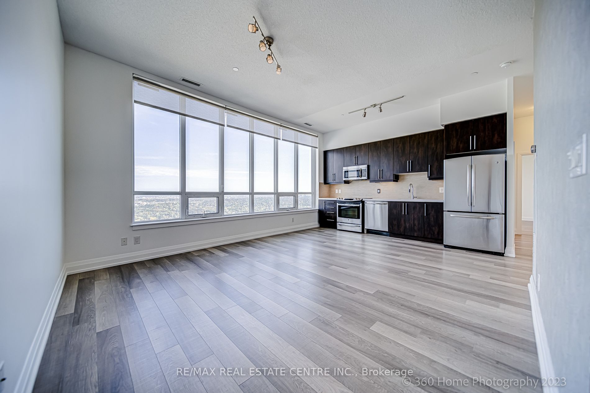 7171 Yonge Street, #PH02
