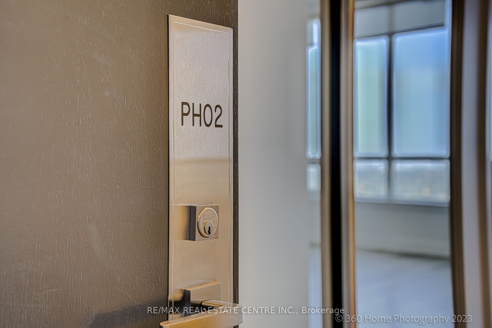7171 Yonge Street, #PH02