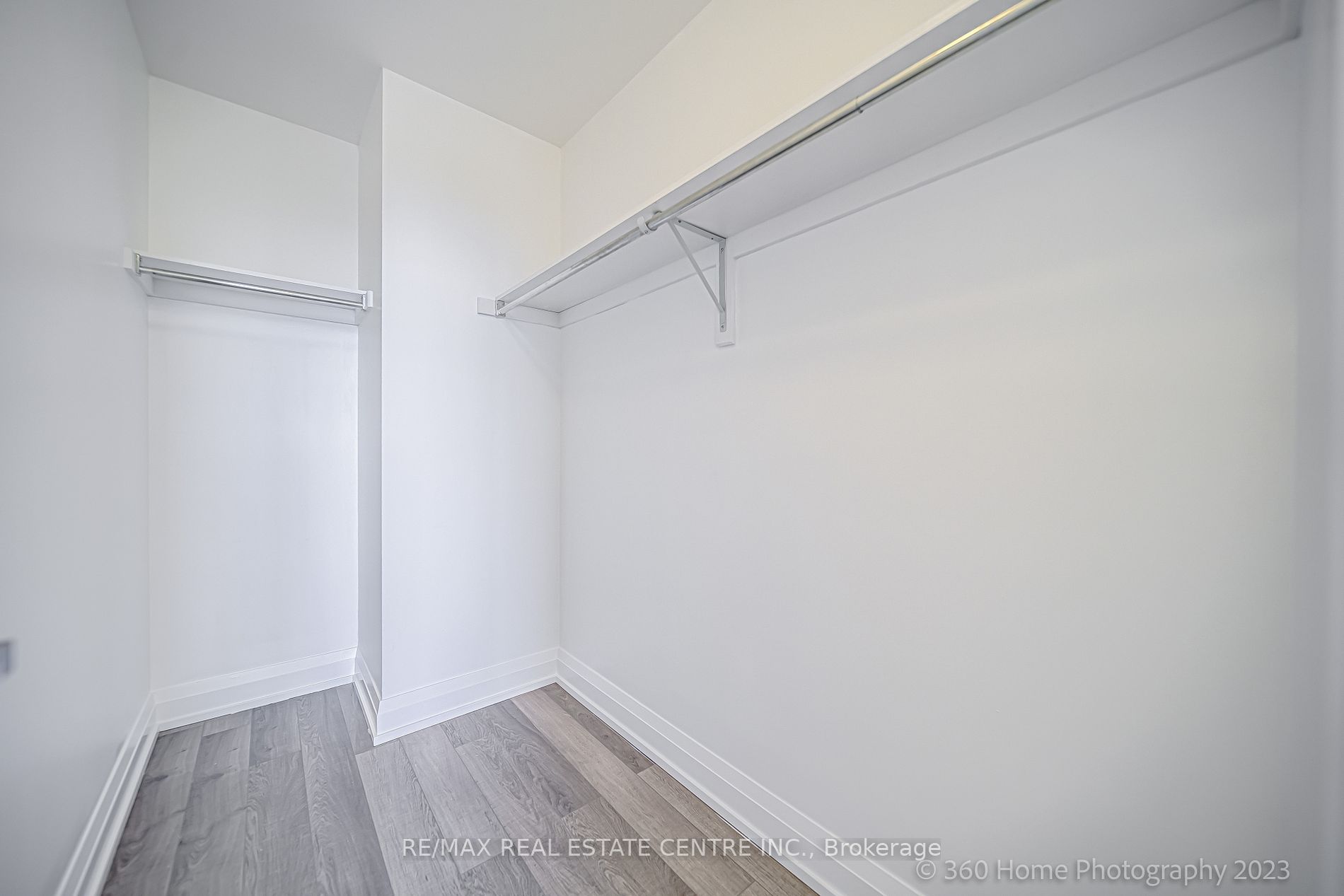 7171 Yonge Street, #PH02