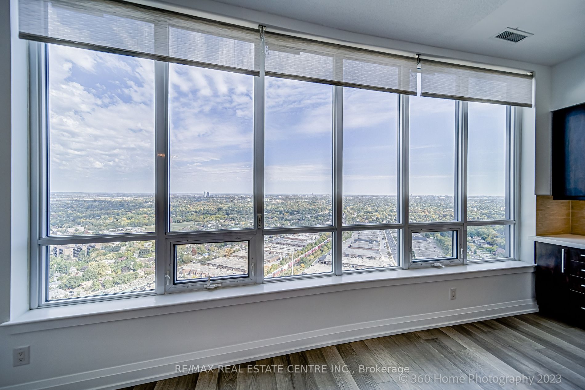 7171 Yonge Street, #PH02