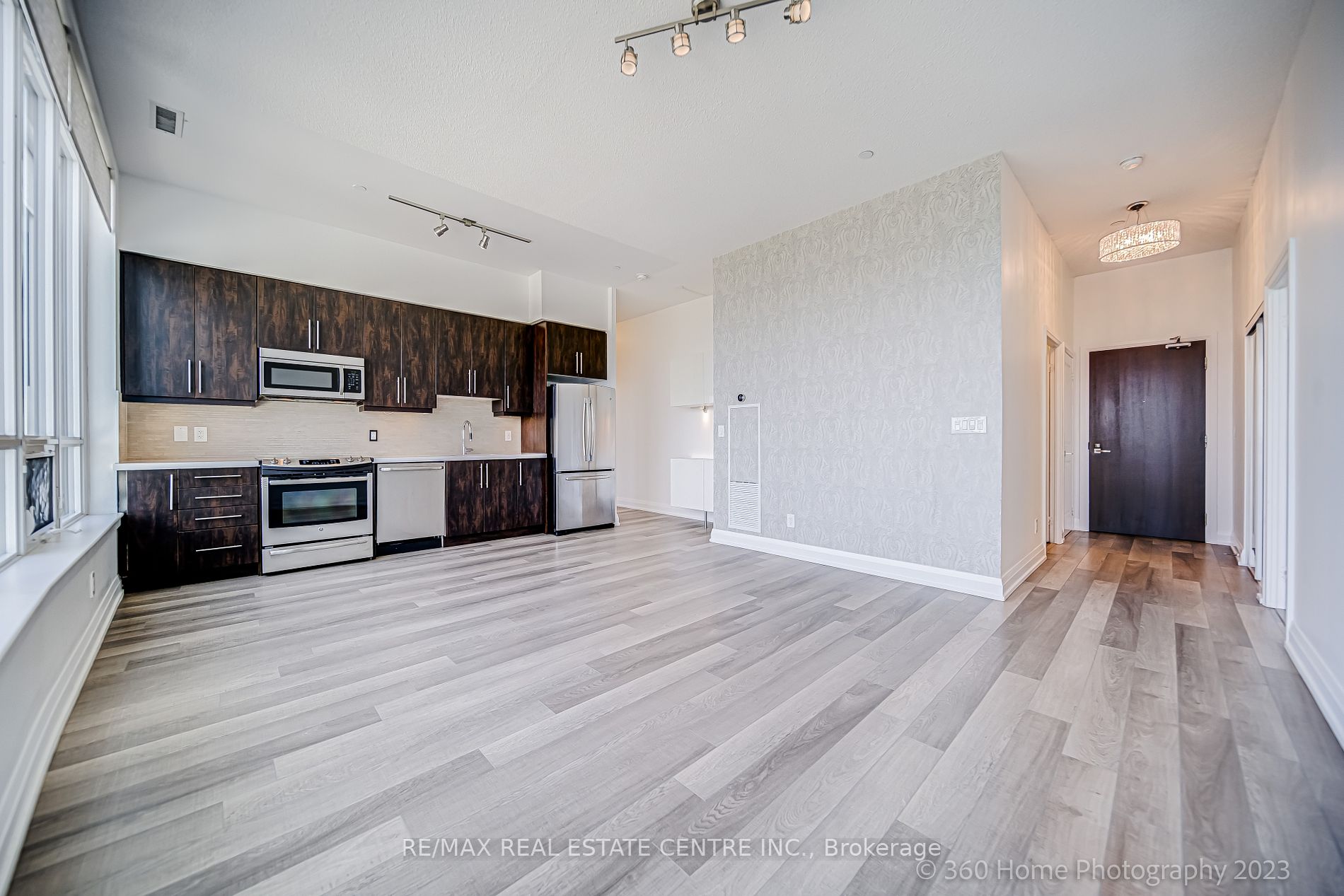7171 Yonge Street, #PH02