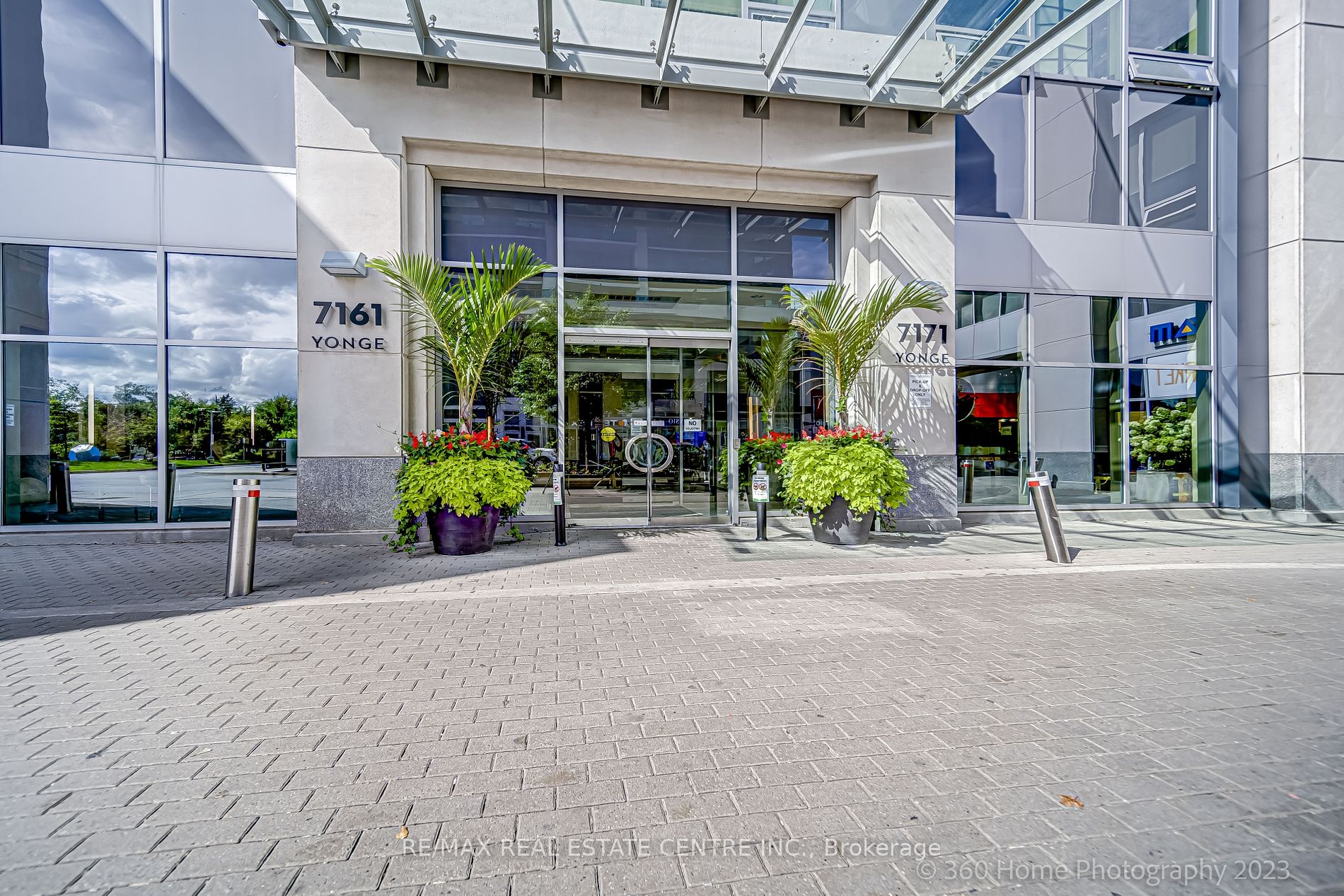 7171 Yonge Street, #PH02