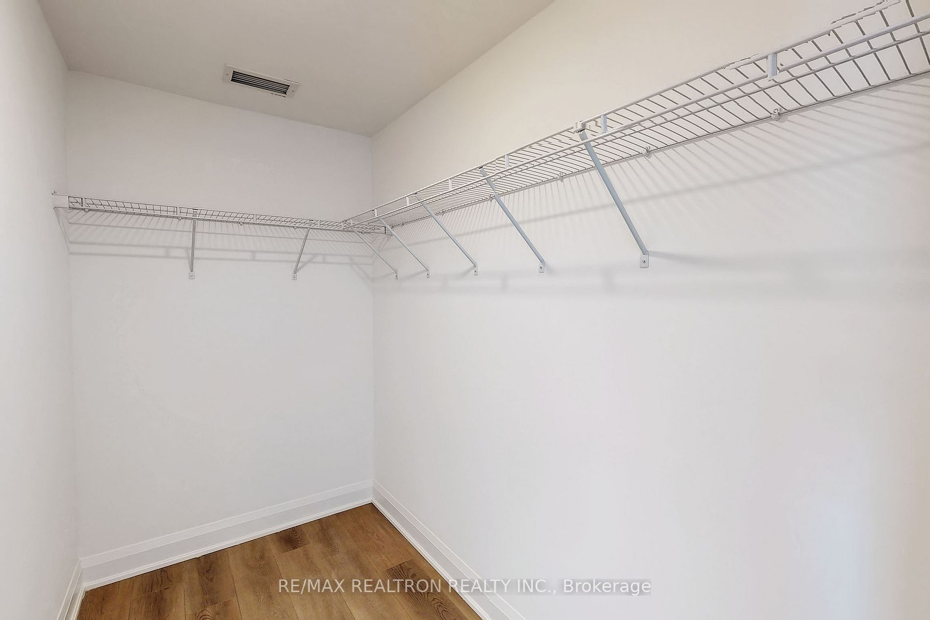 20 Gatineau Drive, #1801