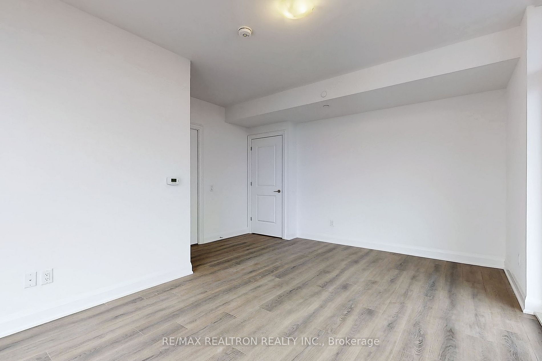 20 Gatineau Drive, #1801