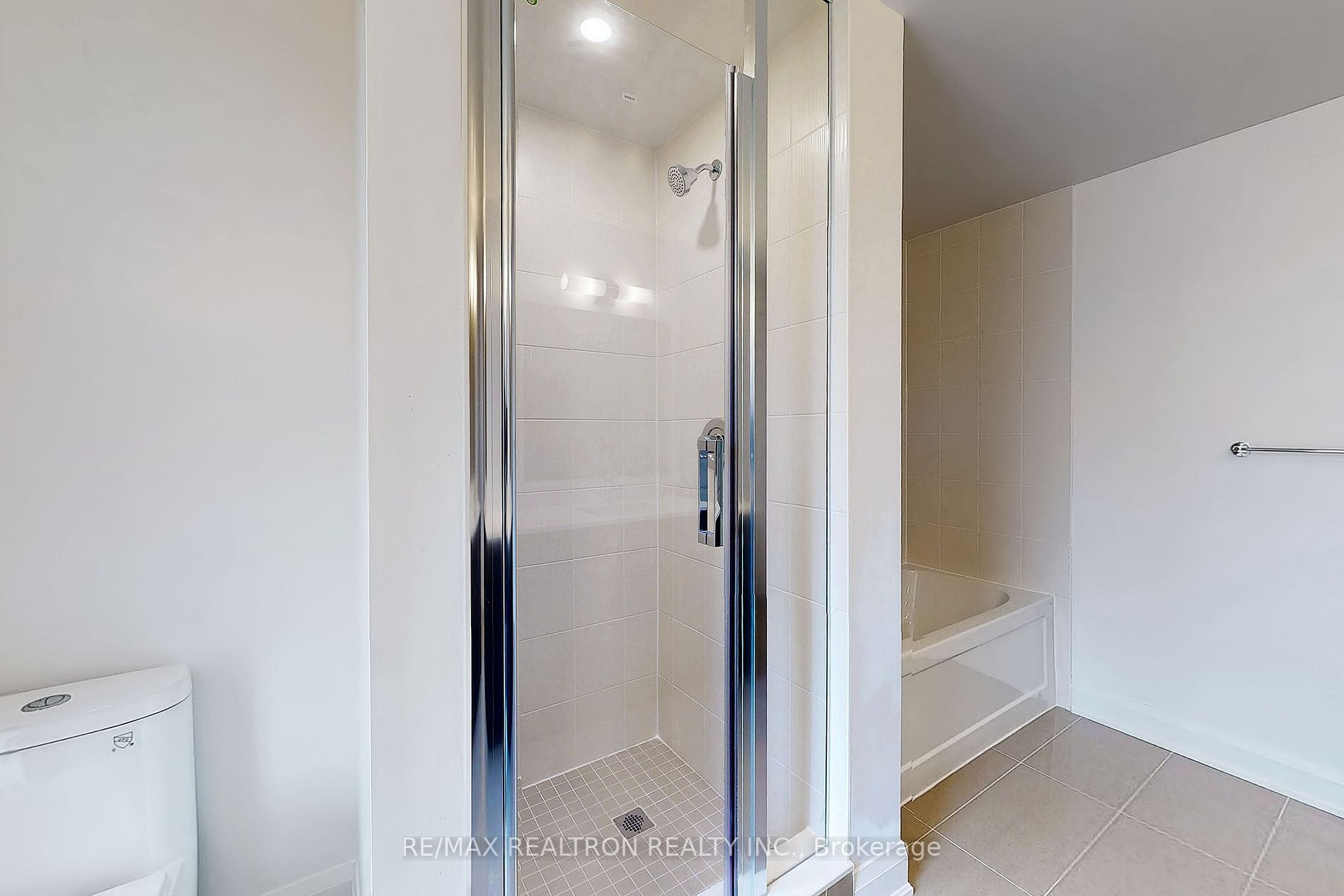 20 Gatineau Drive, #1801