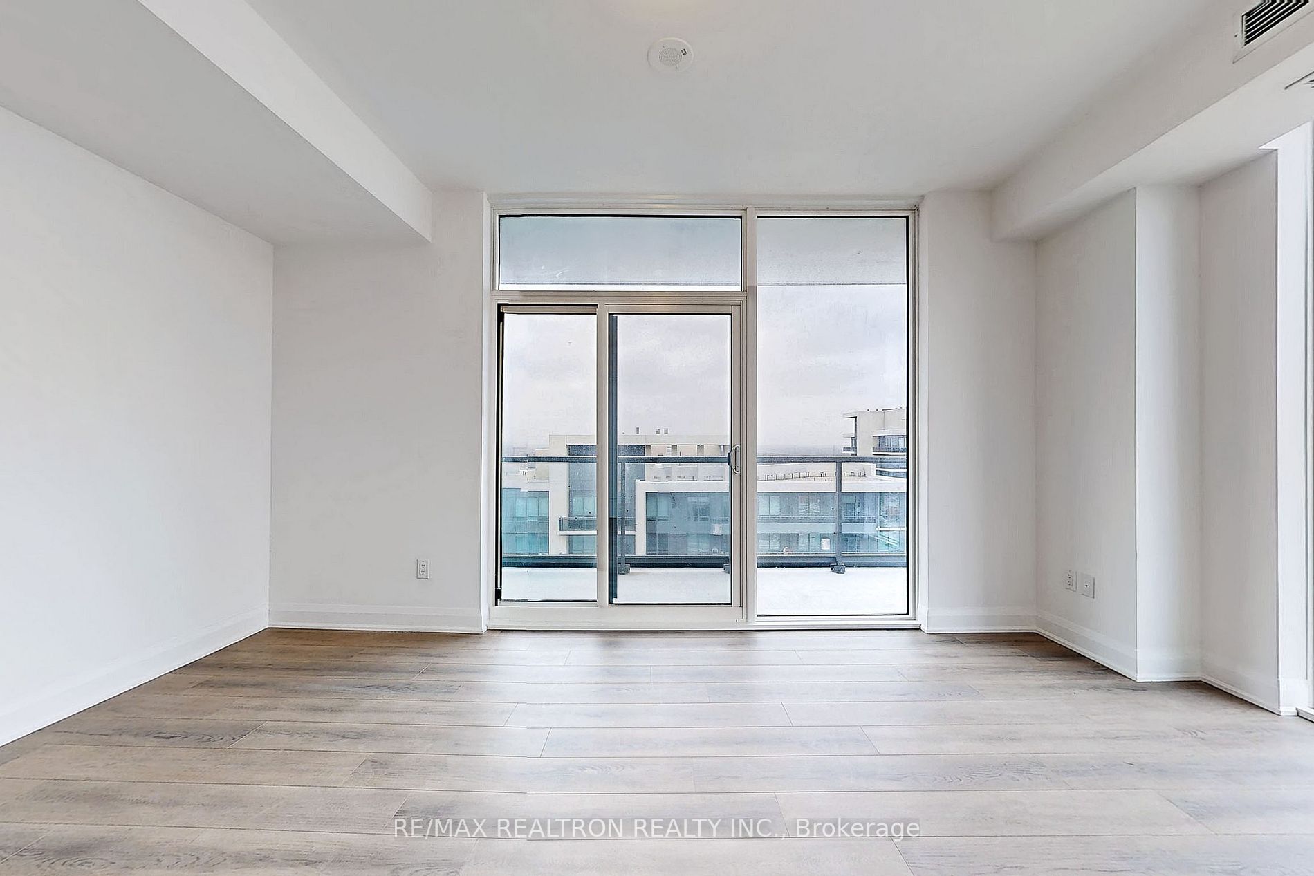 20 Gatineau Drive, #1801
