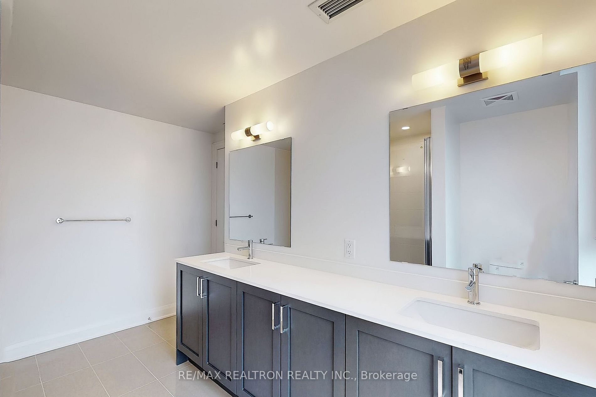 20 Gatineau Drive, #1801