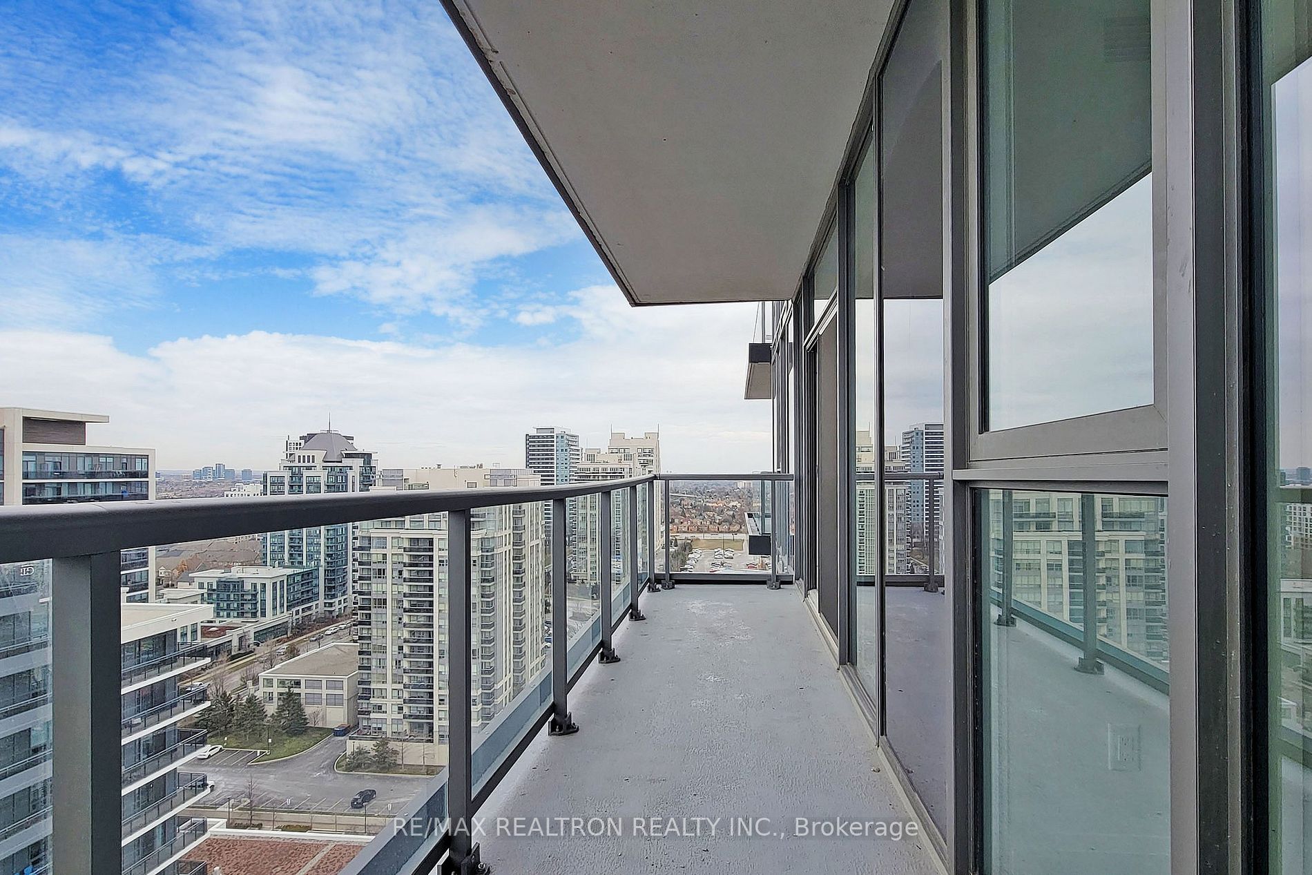 20 Gatineau Drive, #1801