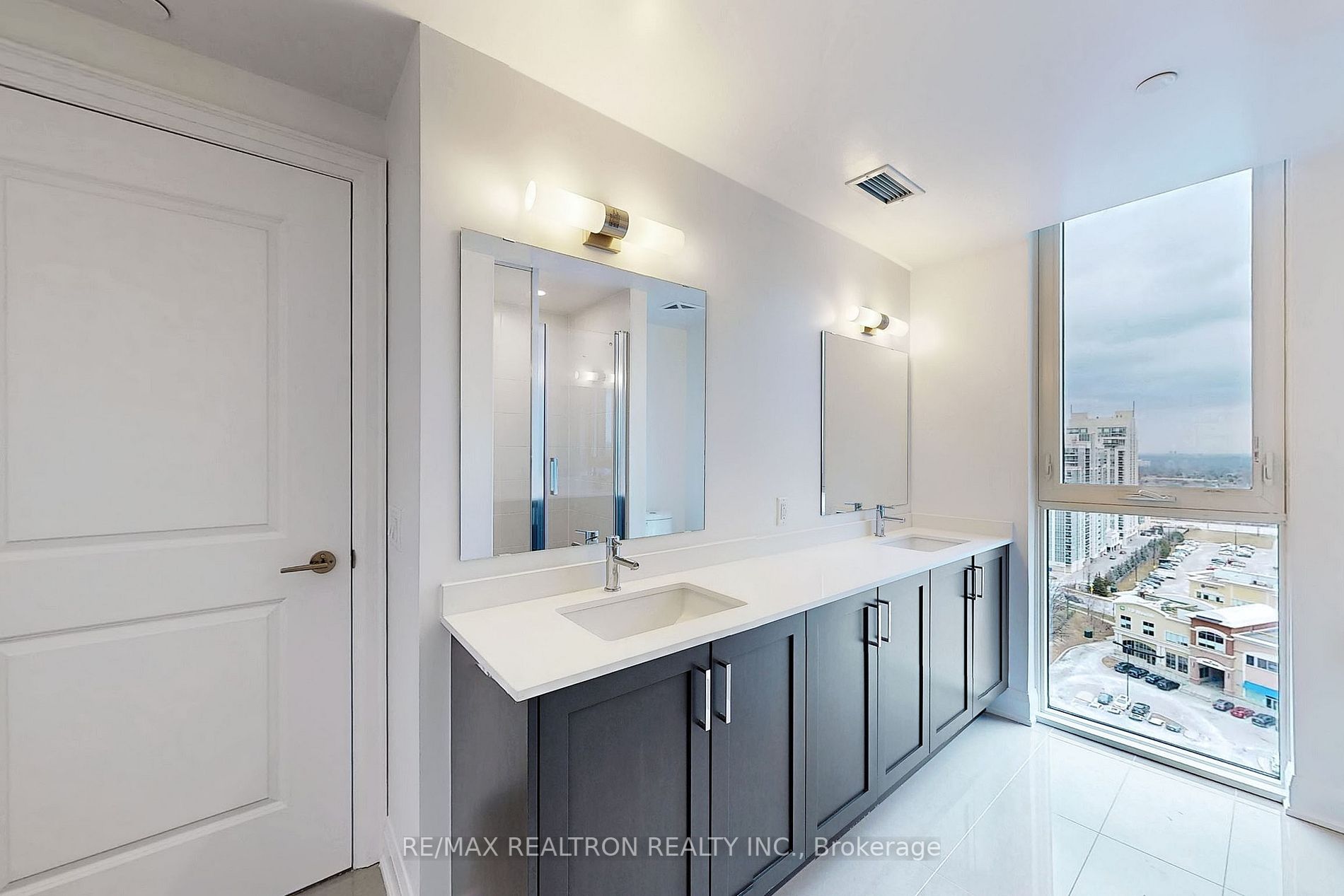 20 Gatineau Drive, #1801