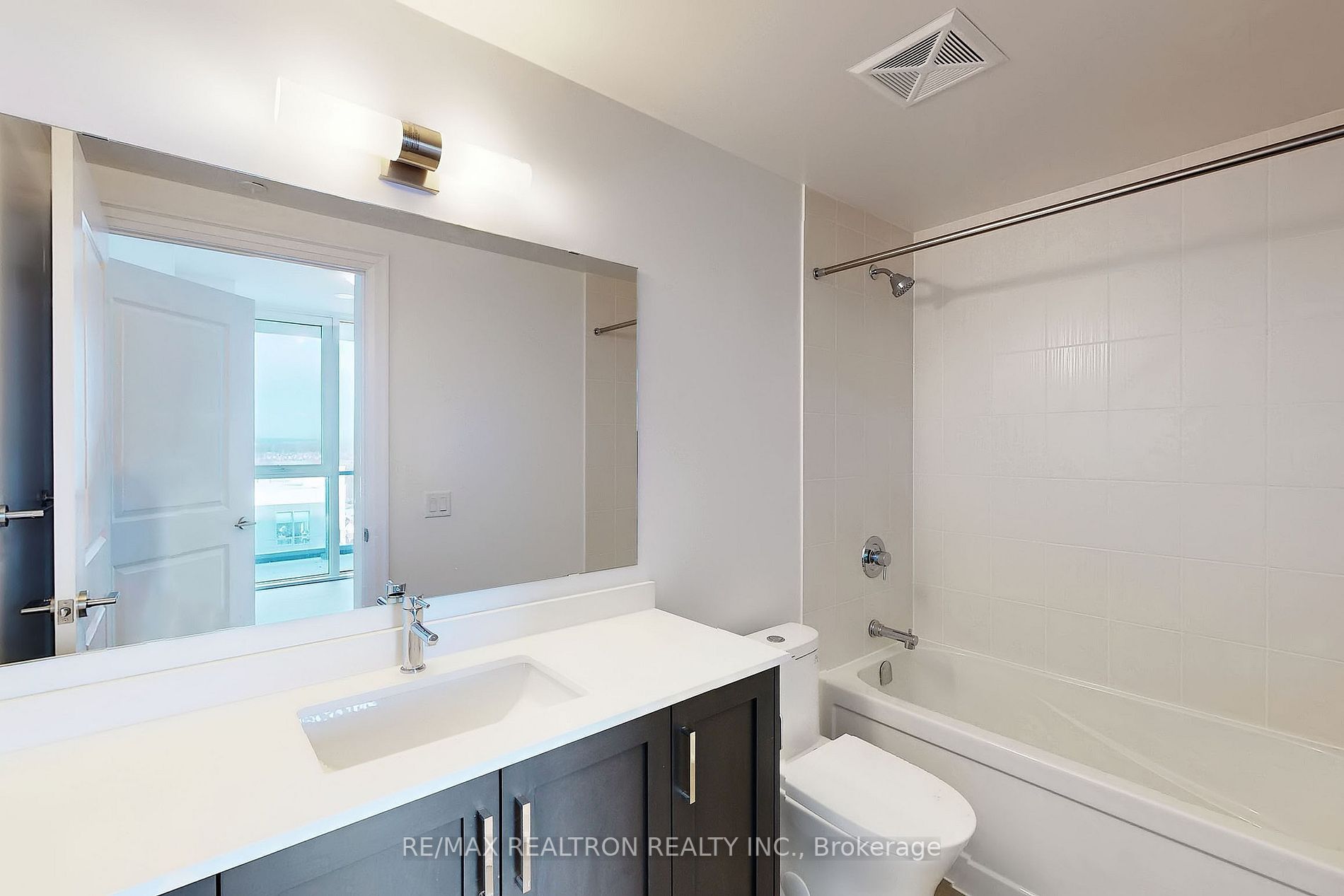 20 Gatineau Drive, #1801