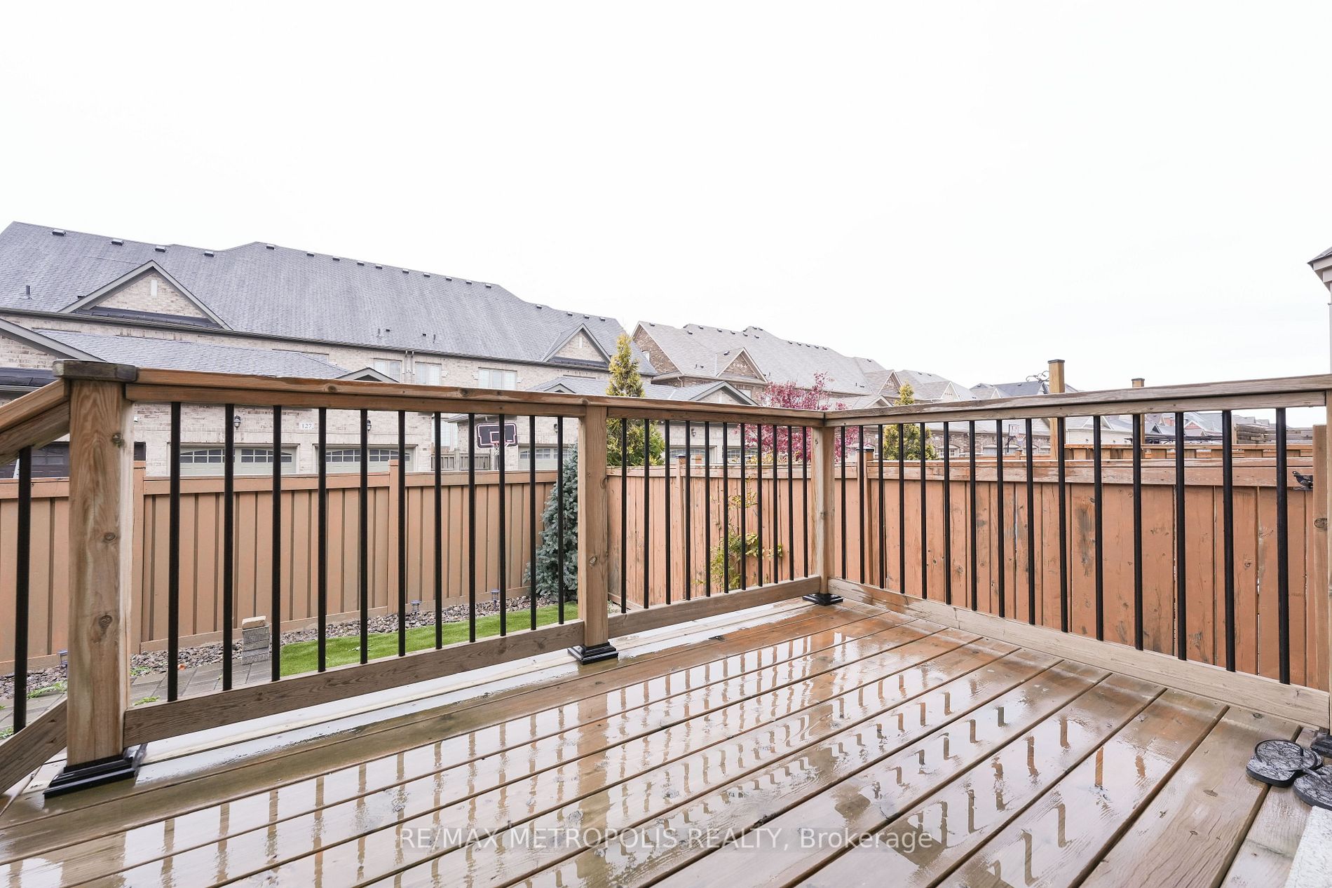 30 Pelee Avenue