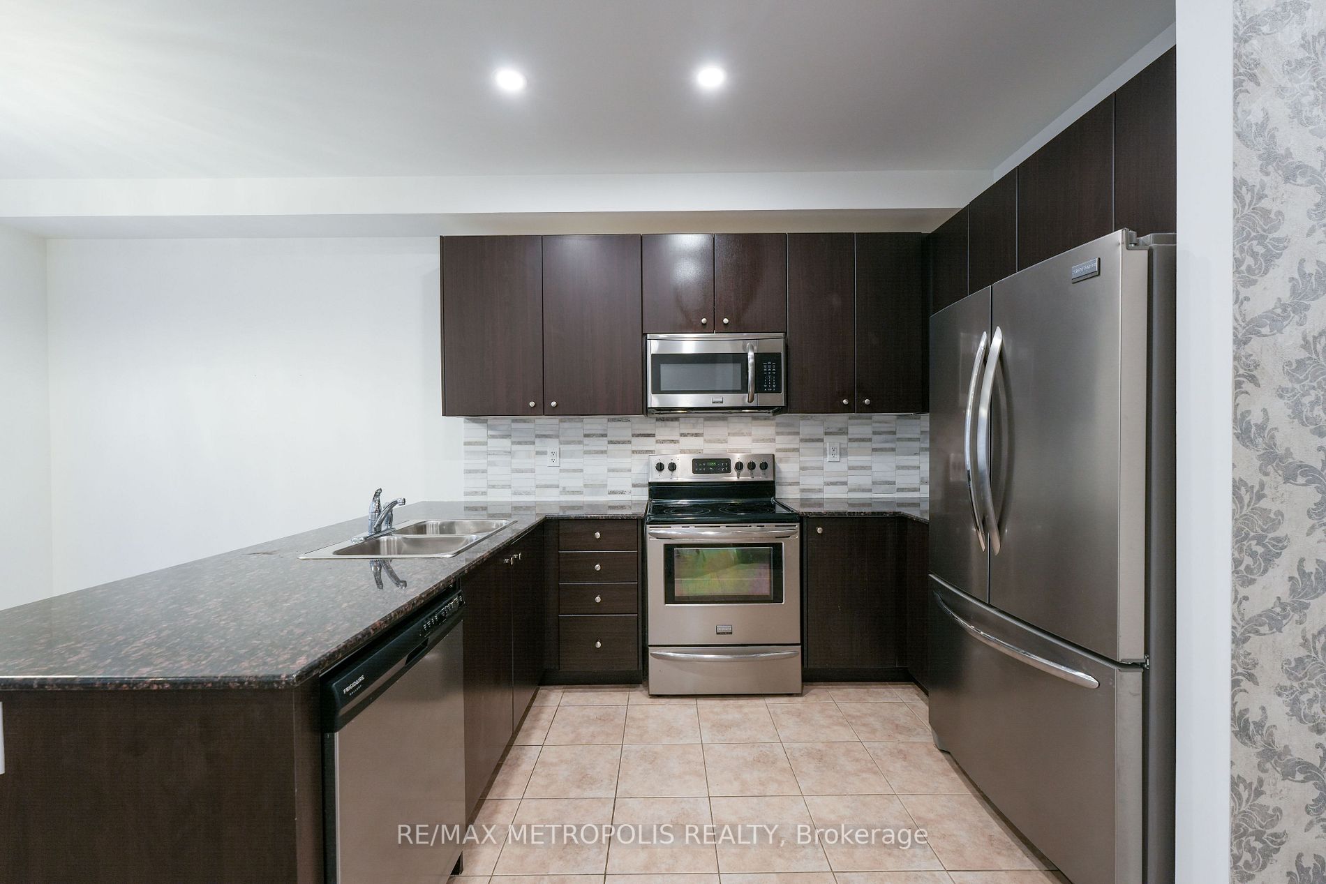 30 Pelee Avenue