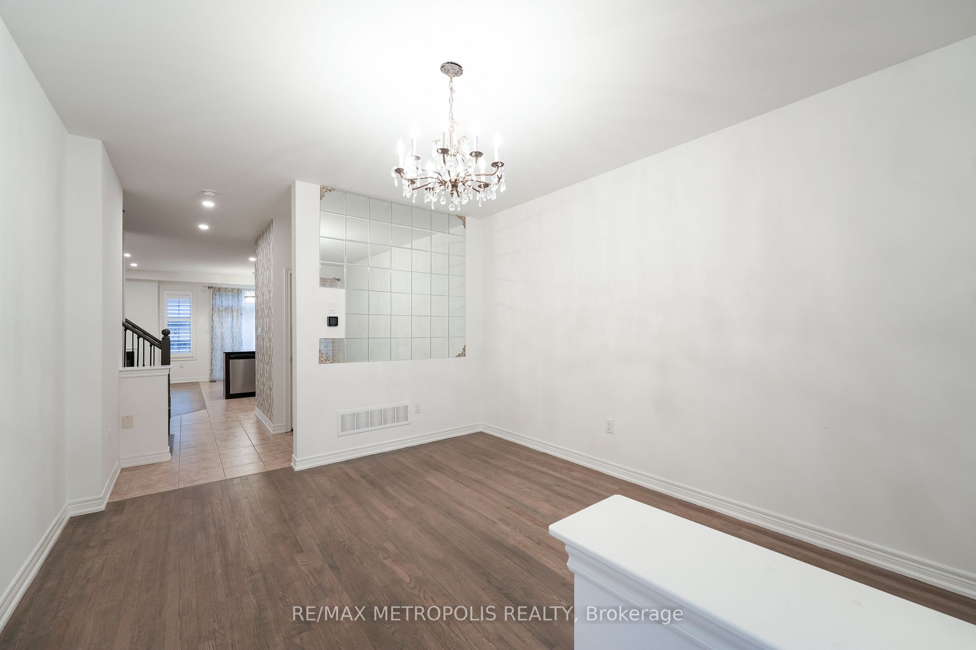 30 Pelee Avenue