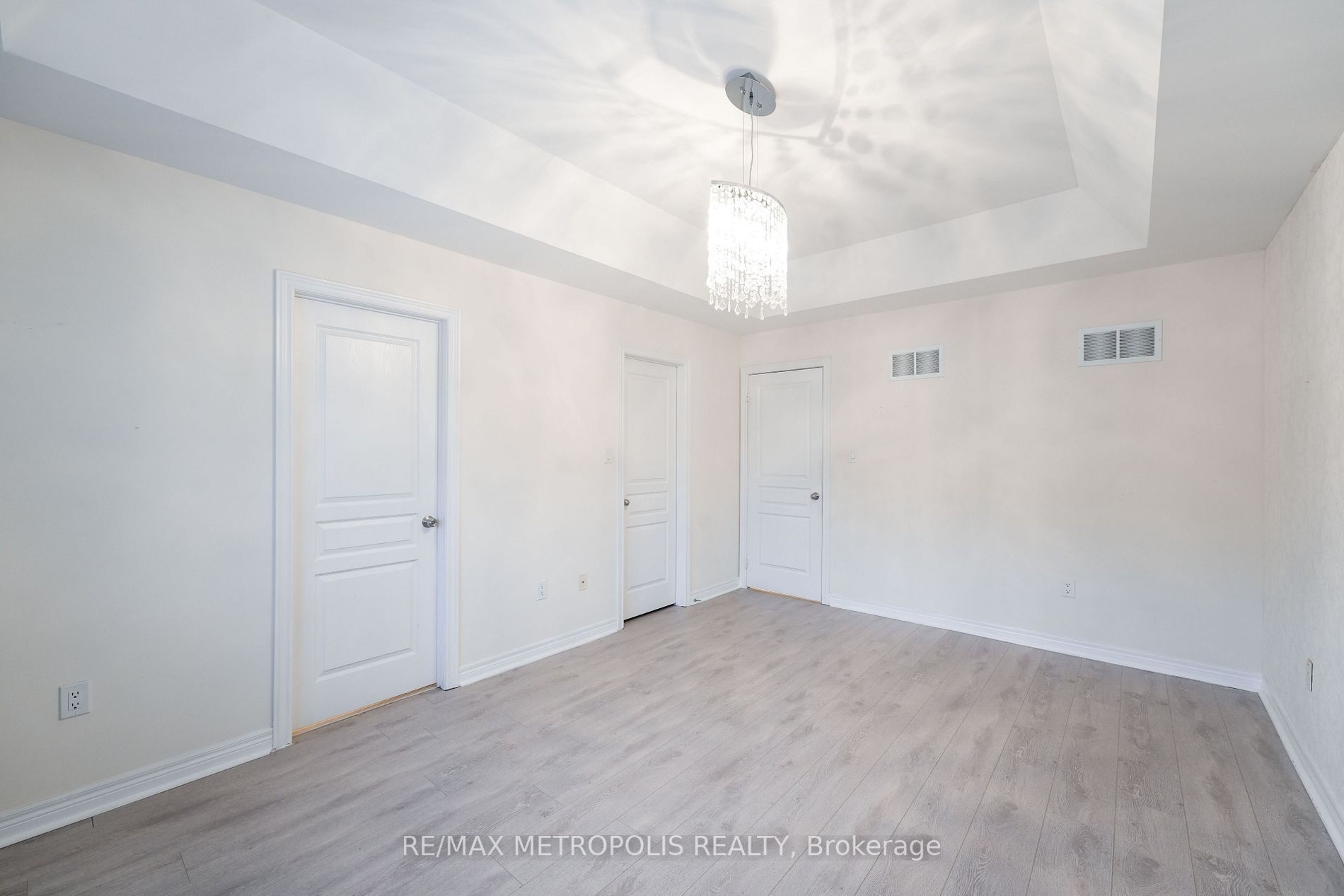 30 Pelee Avenue