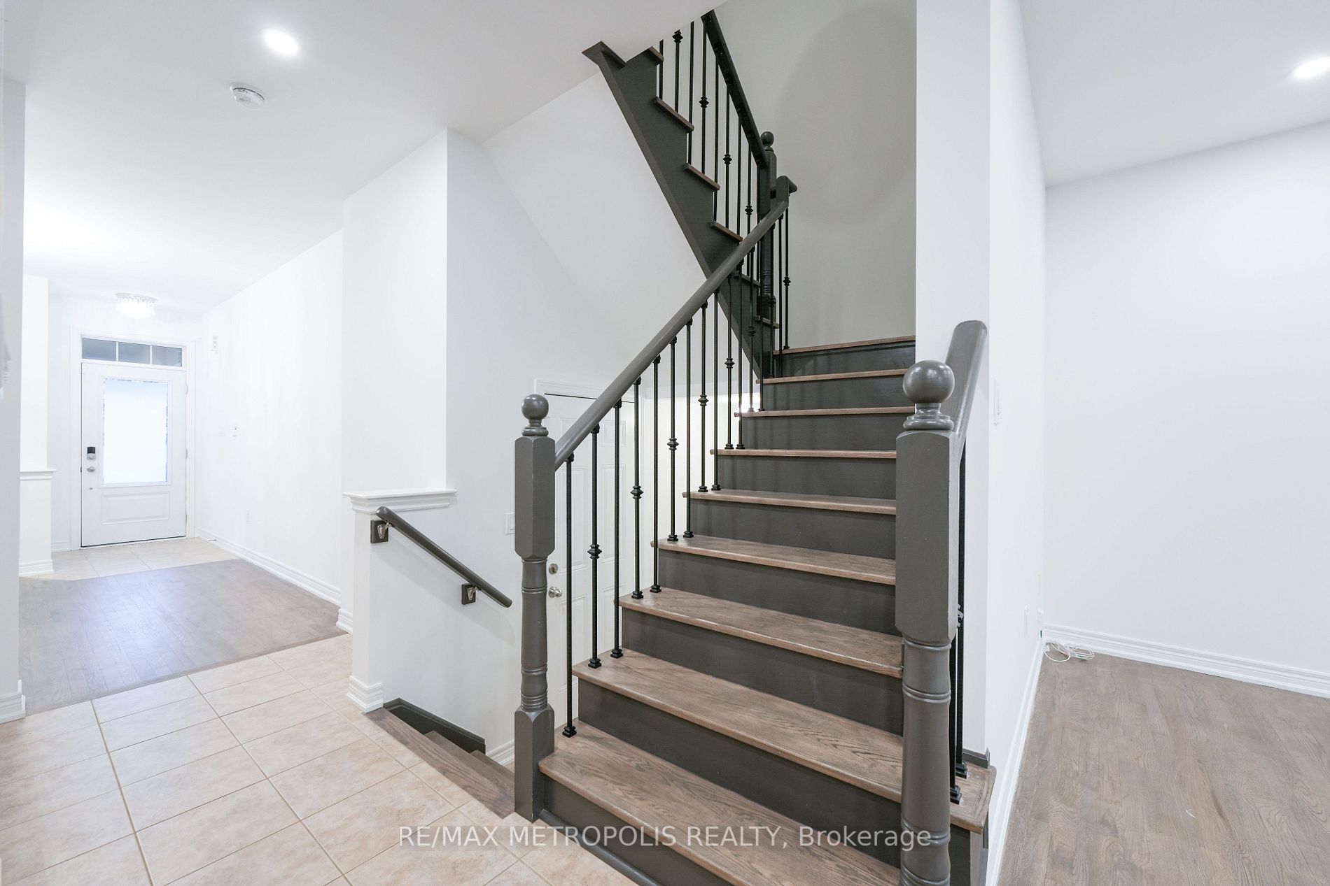30 Pelee Avenue
