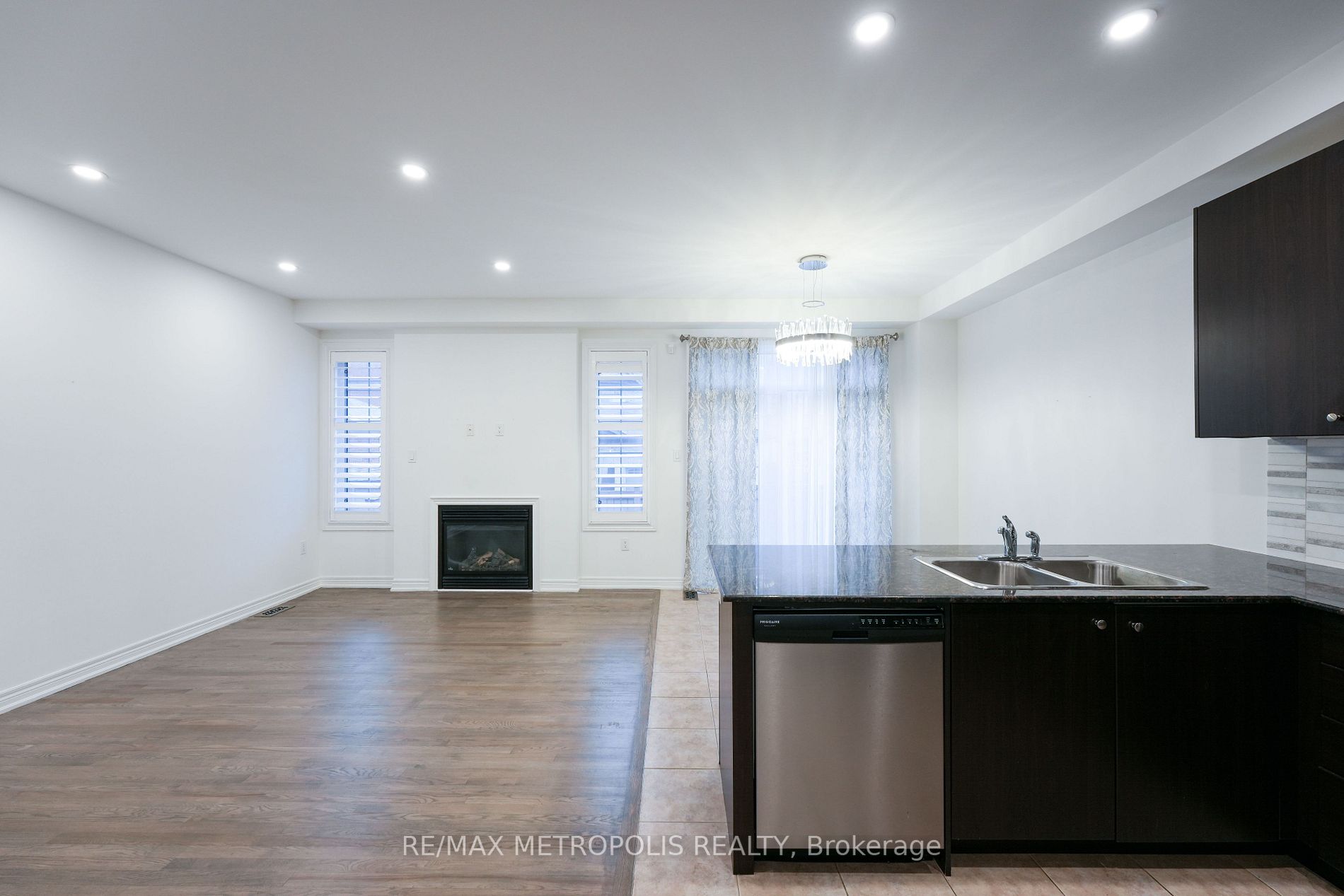 30 Pelee Avenue