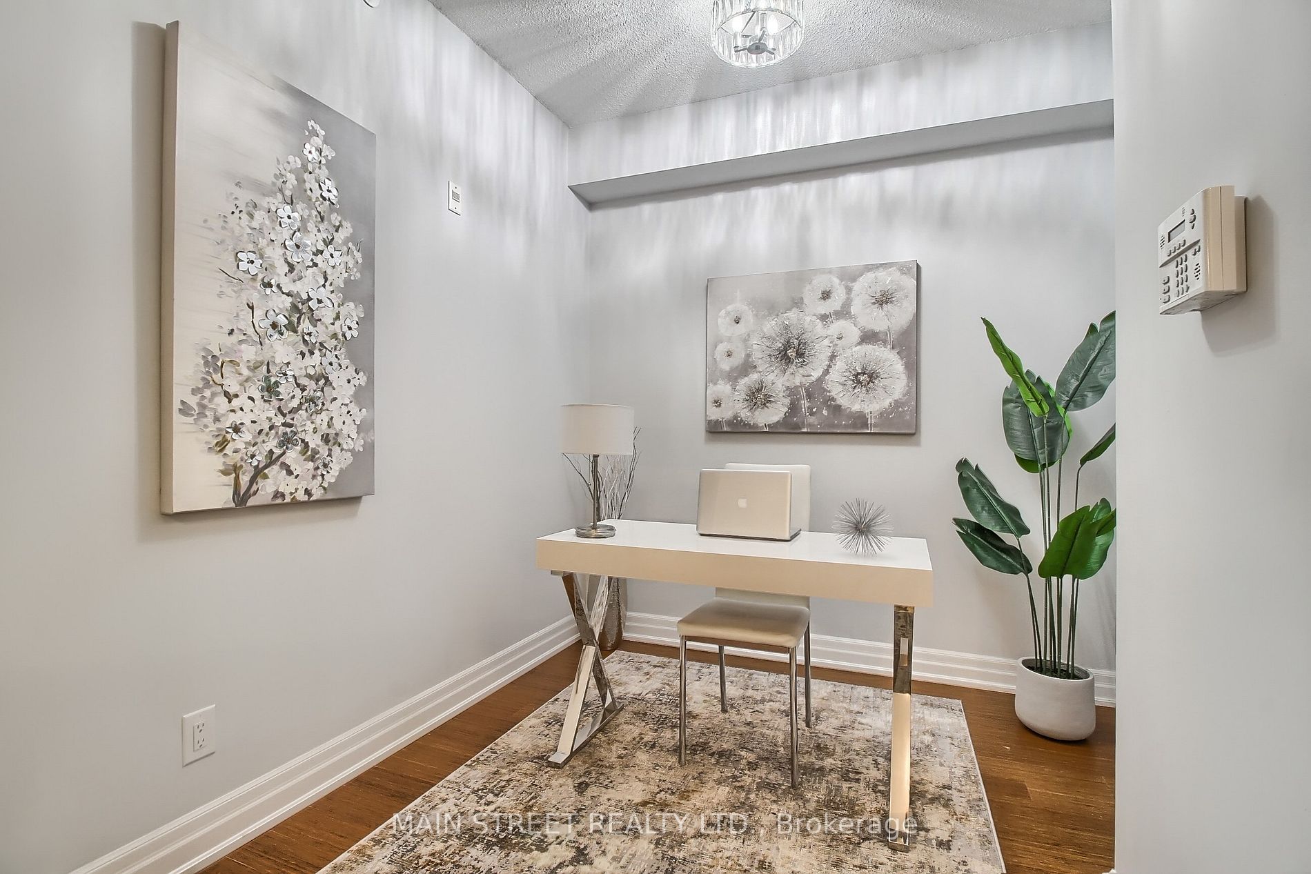 111 Civic Square Gate, #401